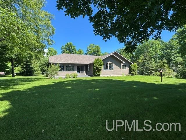 5225 E M35 Highway Property Photo 1