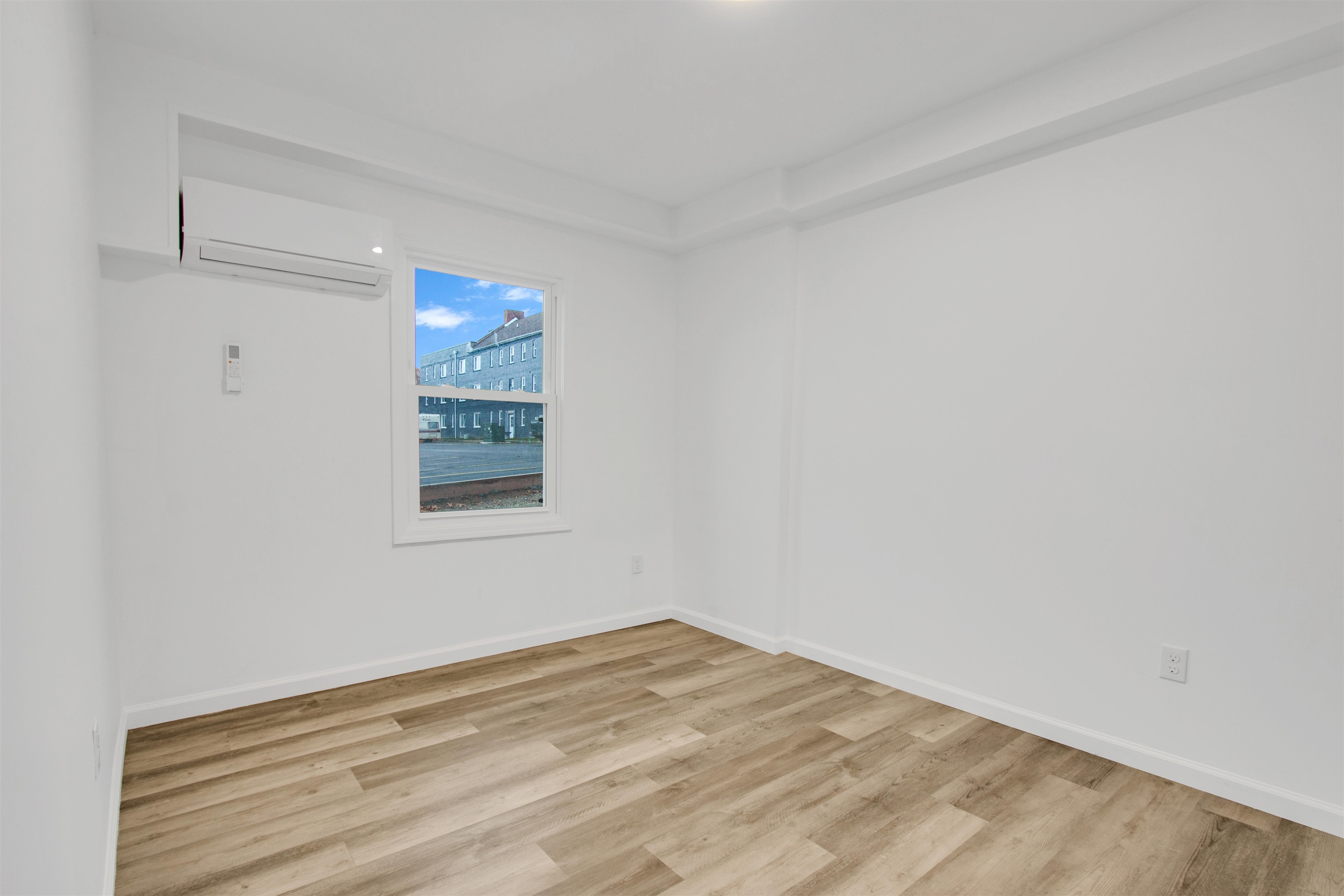 337 Sheffield Apt. C Avenue Property Photo 5