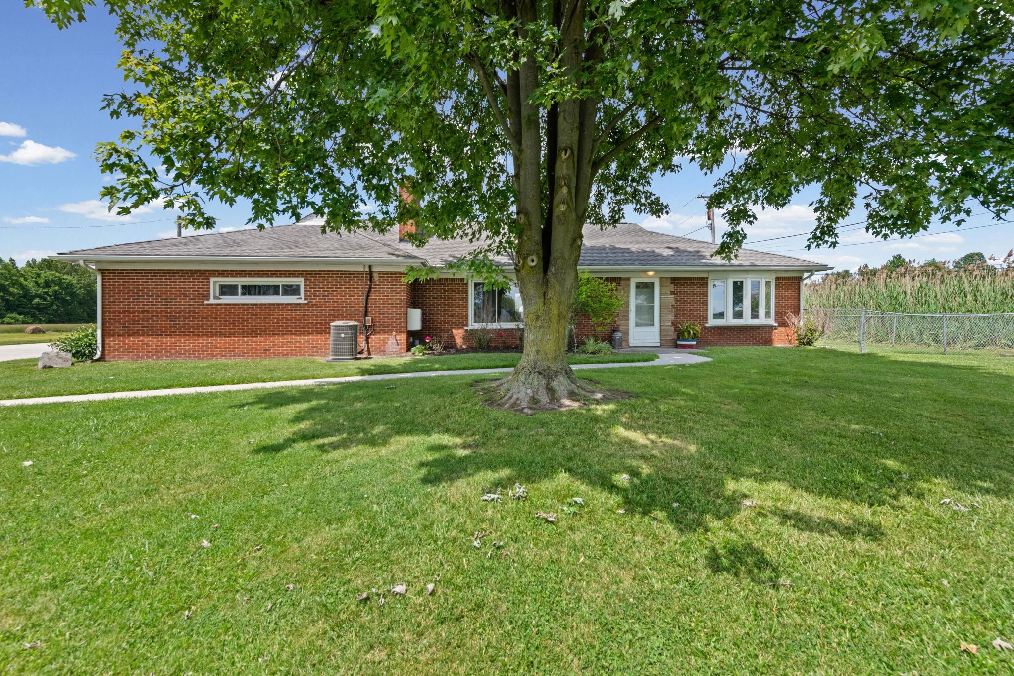 7762 Shea Road Property Photo 1