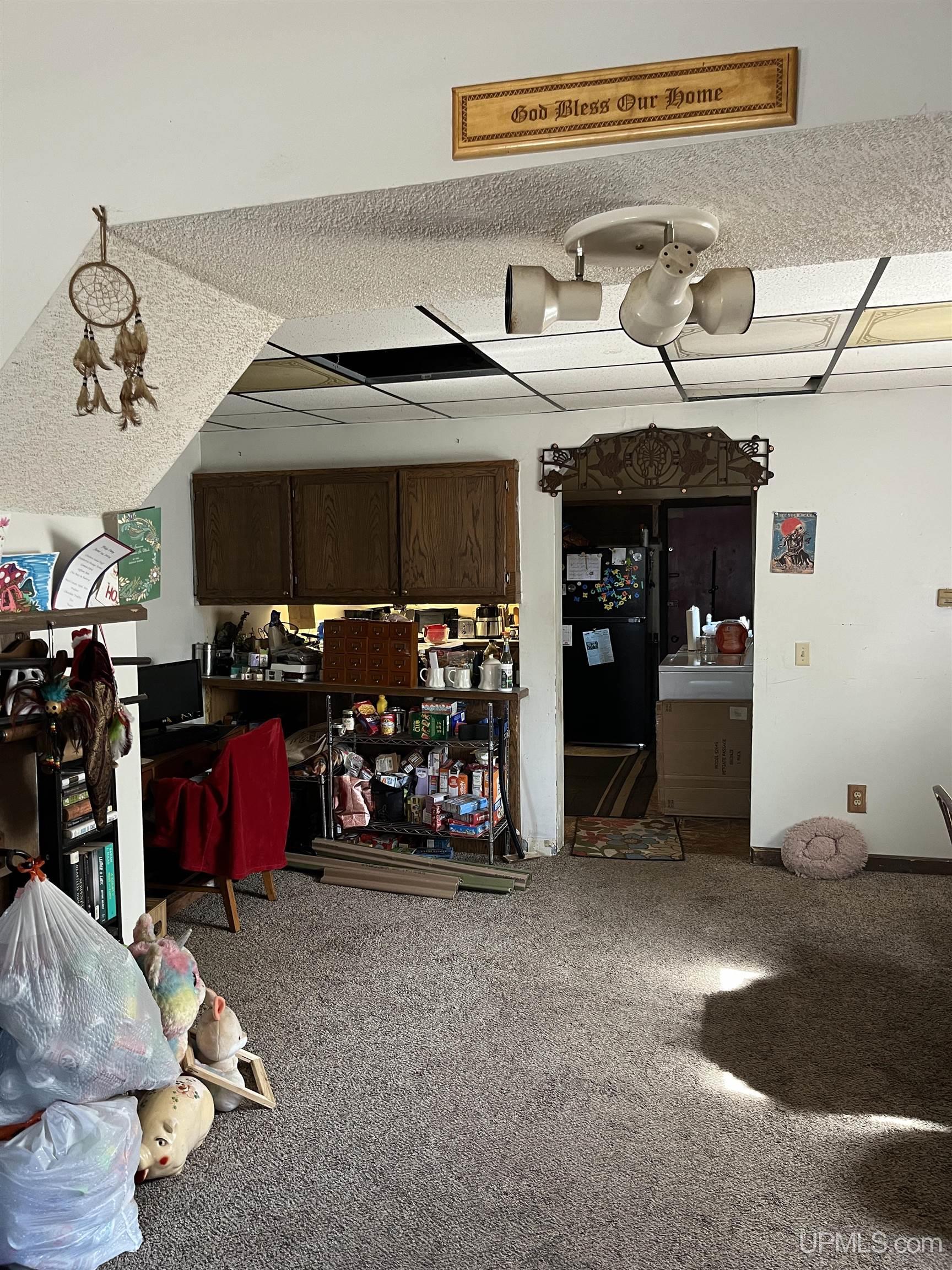 415 E High Street Property Photo 7