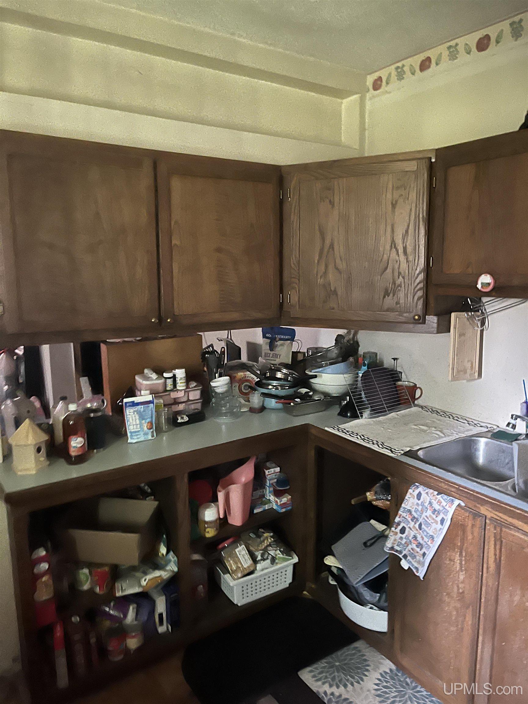 415 E High Street Property Photo 9