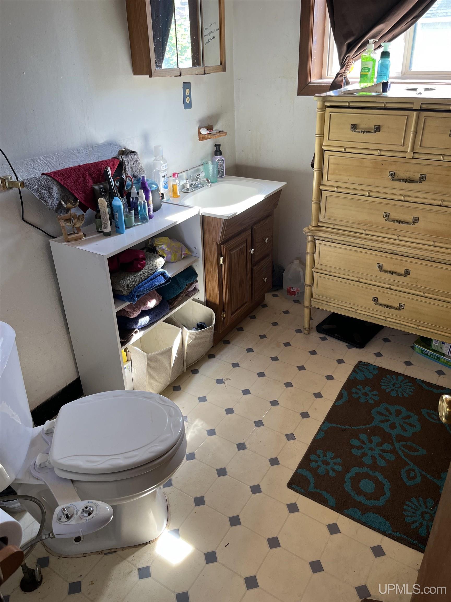415 E High Street Property Photo 18