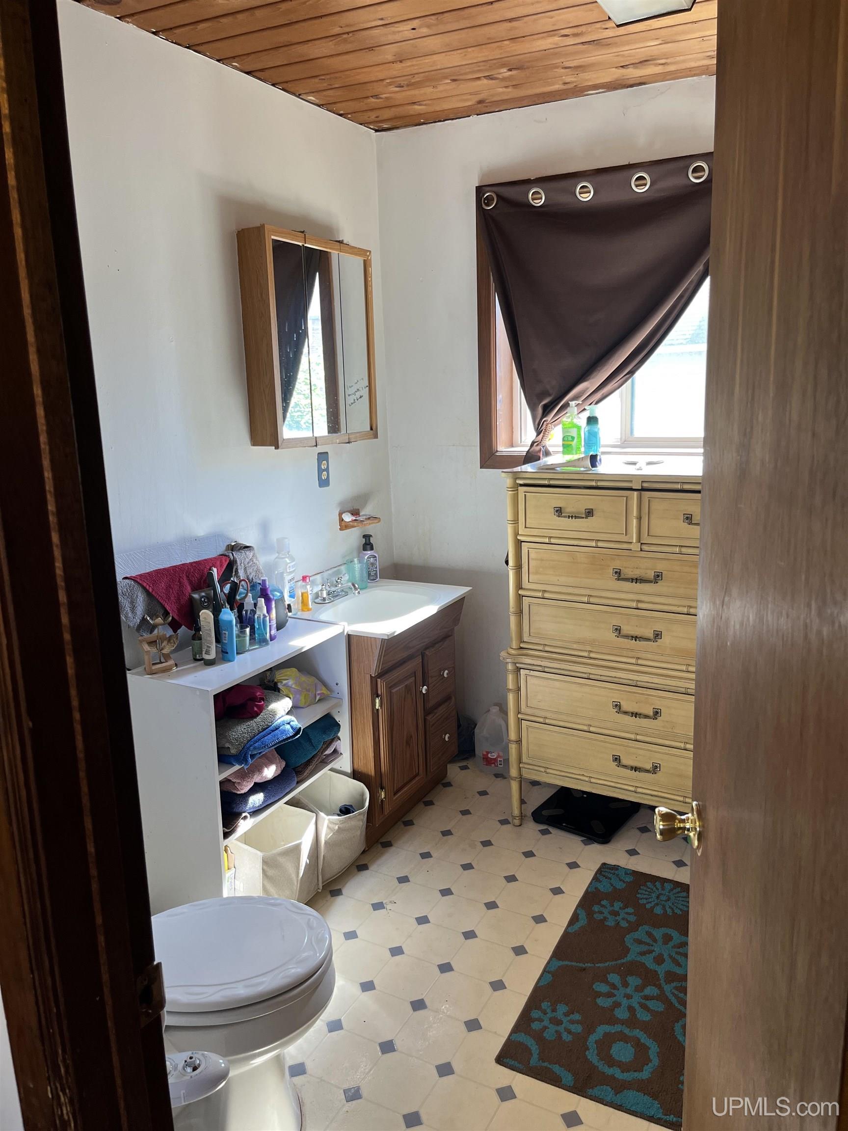 415 E High Street Property Photo 19