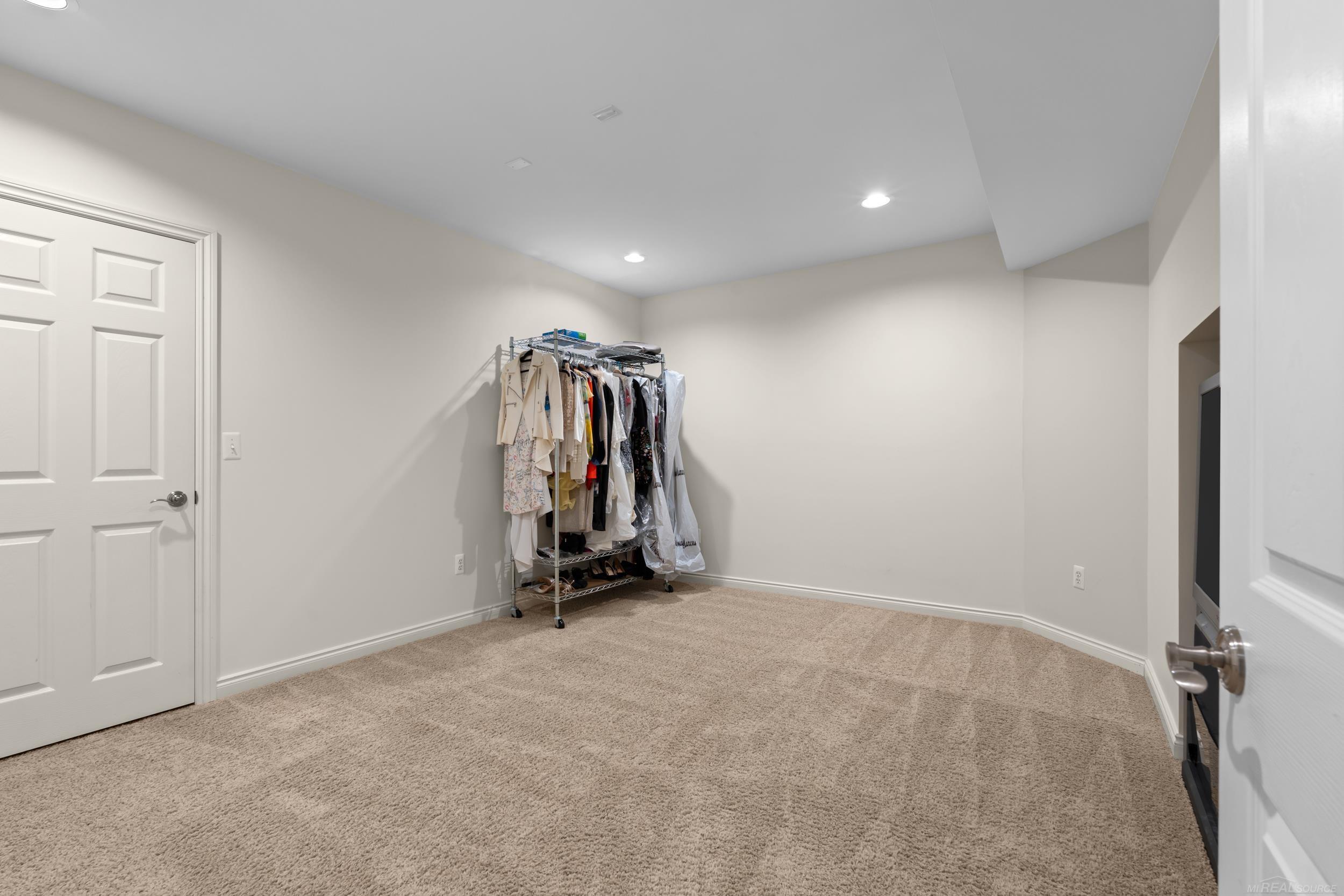 2250 Hawthorne Drive Property Photo 61