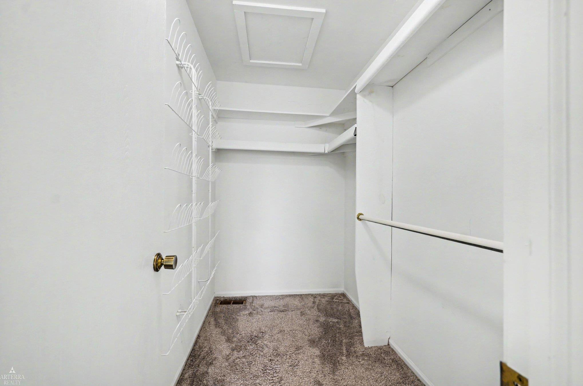 32 Meadow Wood Drive Property Photo 16