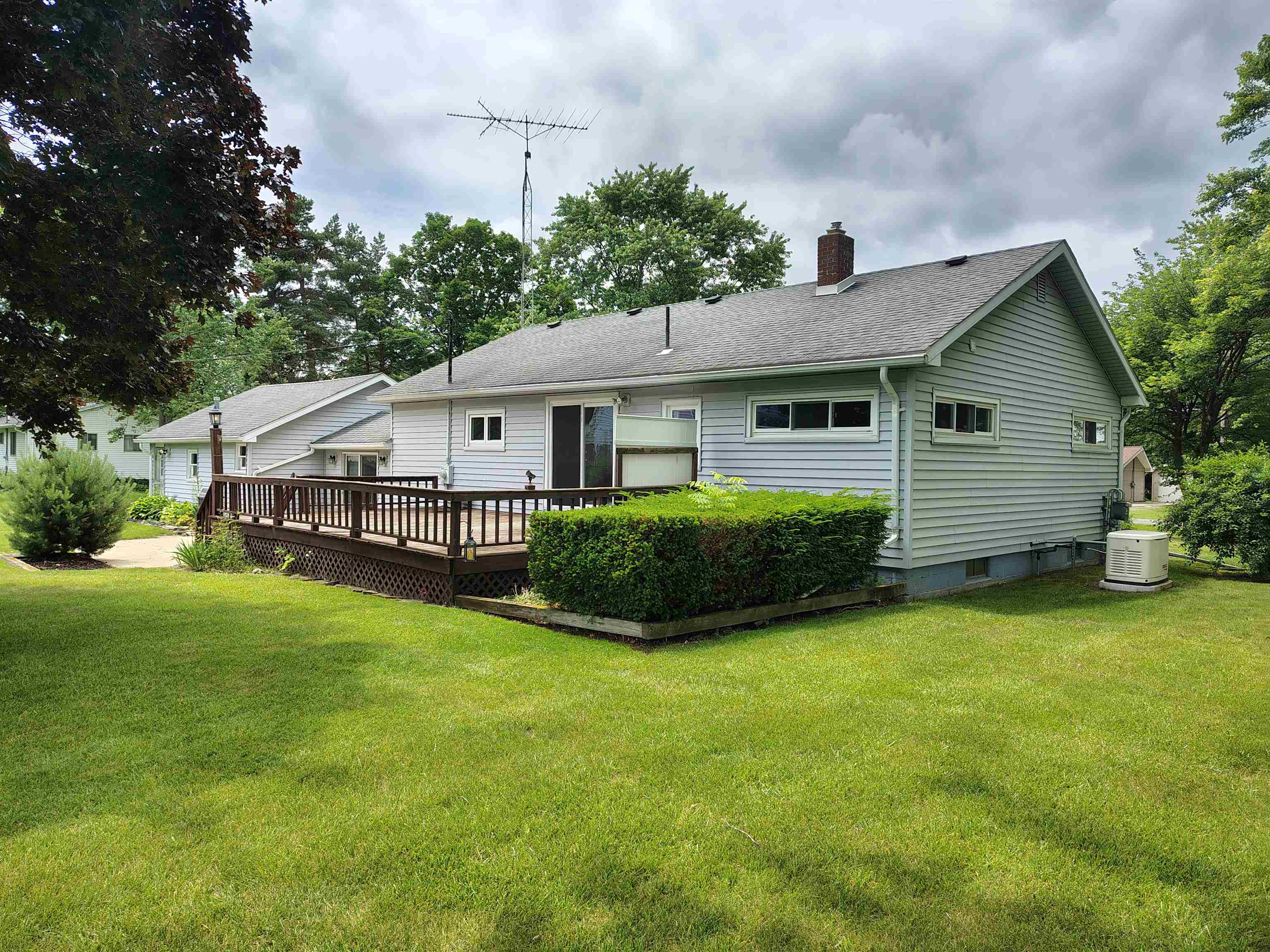 905 Dexter Drive Property Photo 4