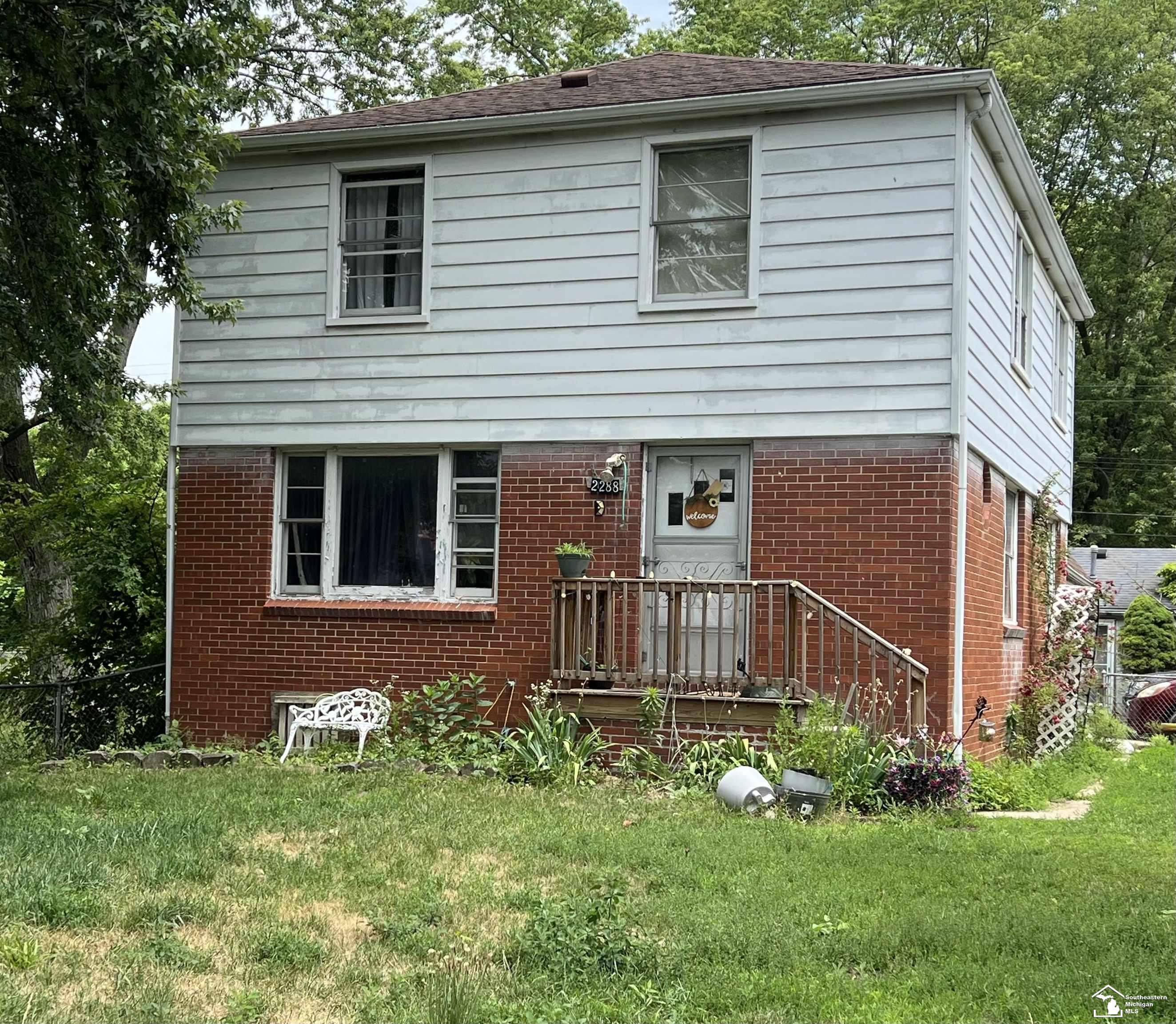 2288 Vivian Road Property Photo 1