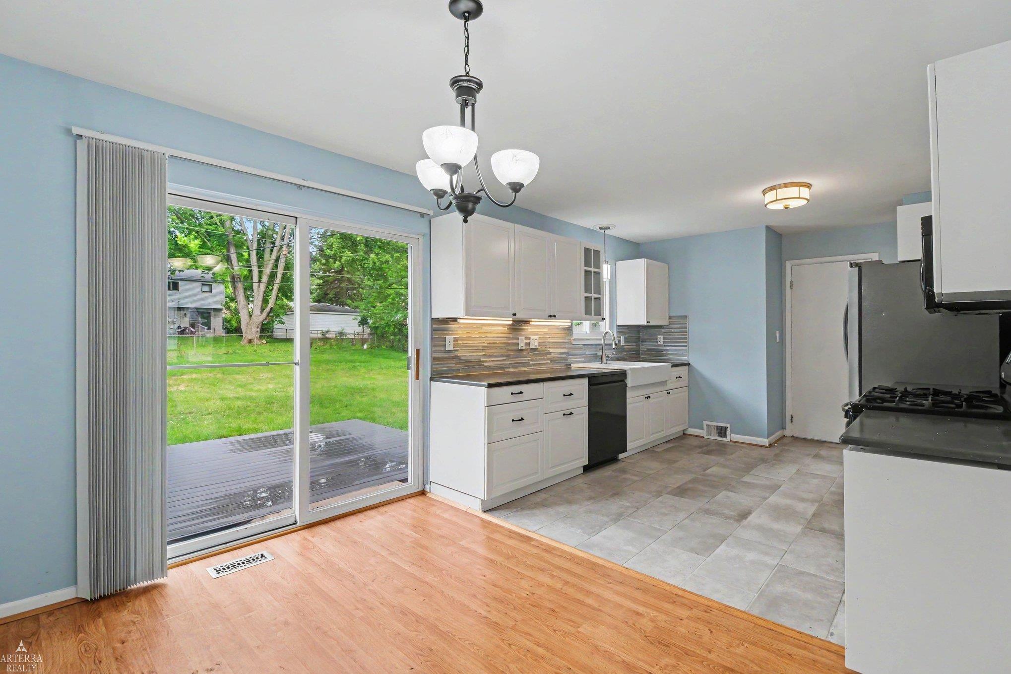 23425 Barfield Street Property Photo 6