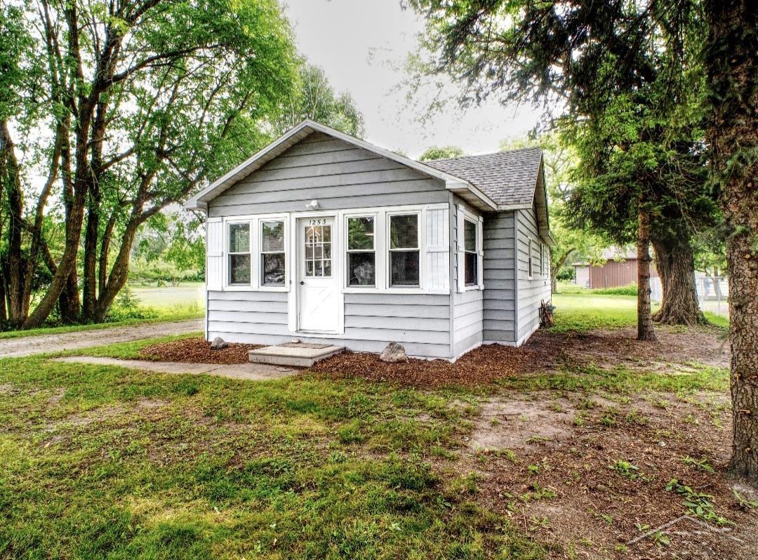 1253 W Nebobish Road Property Photo 1