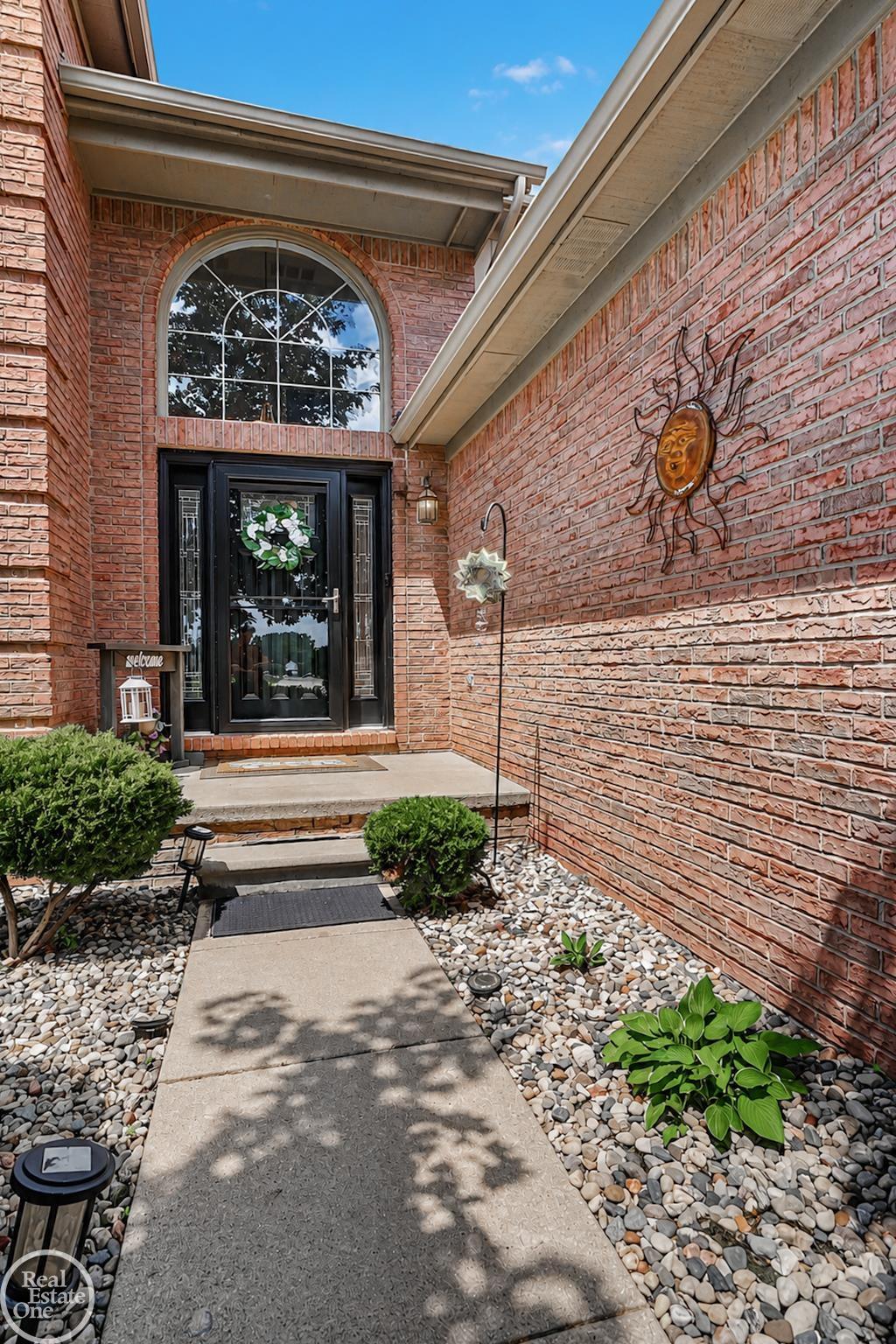 20415 Balmoral Drive Property Photo 3