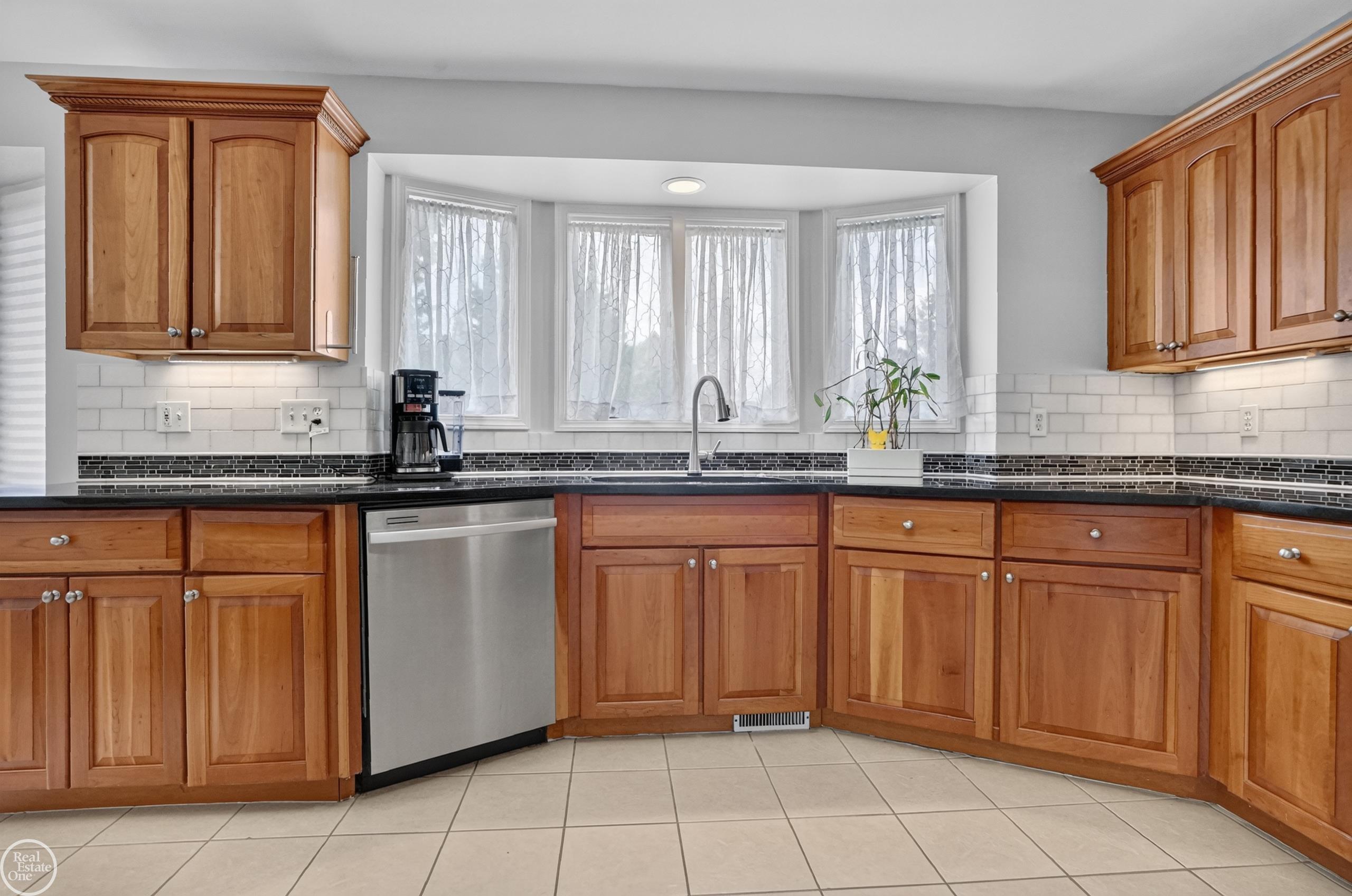 20415 Balmoral Drive Property Photo 15
