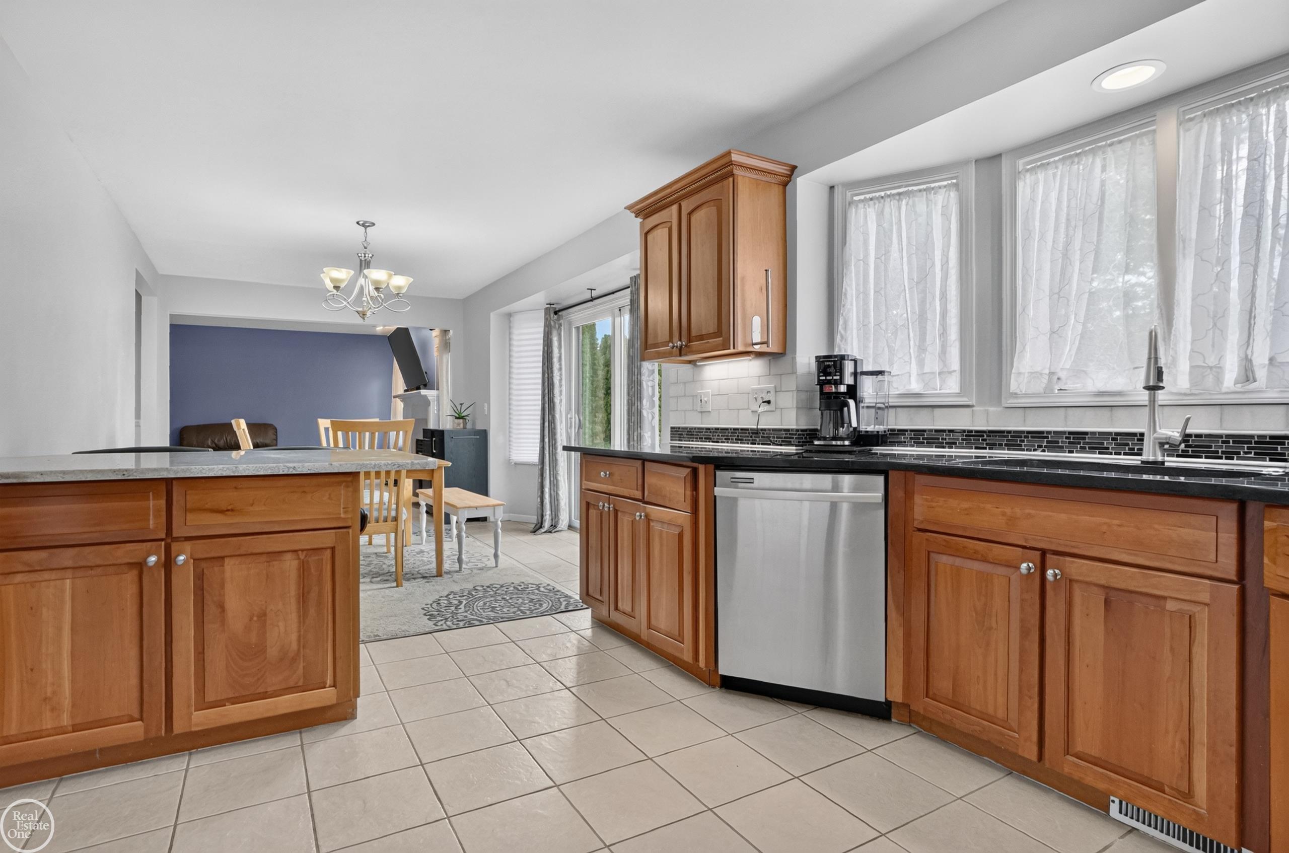 20415 Balmoral Drive Property Photo 16