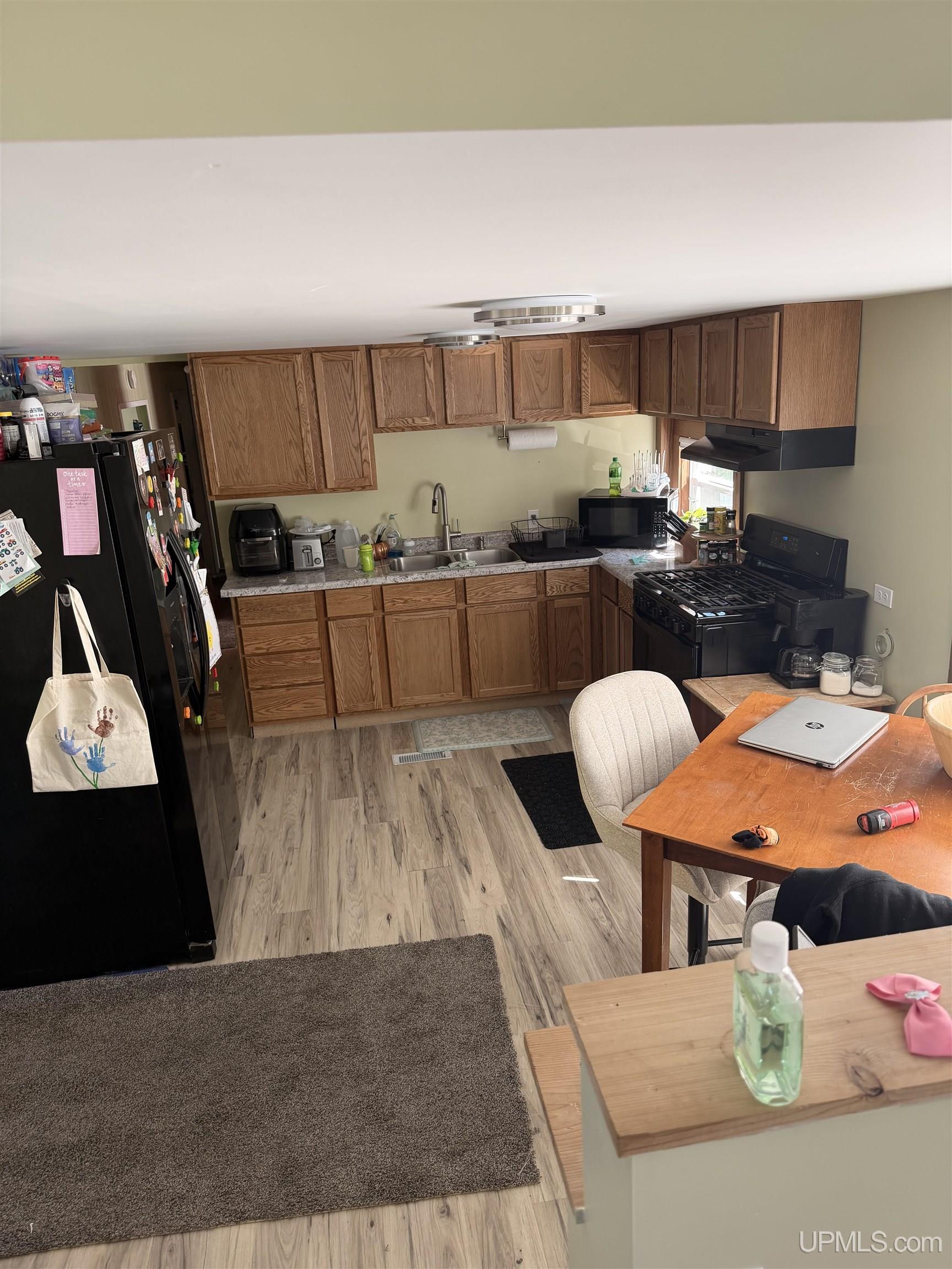 E5360 Woodland Avenue Property Photo 7
