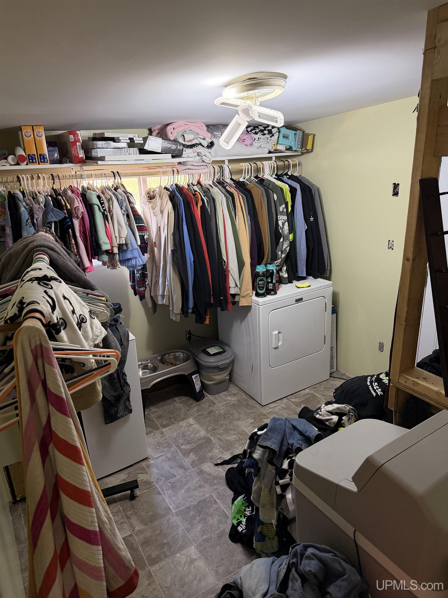 E5360 Woodland Avenue Property Photo 11