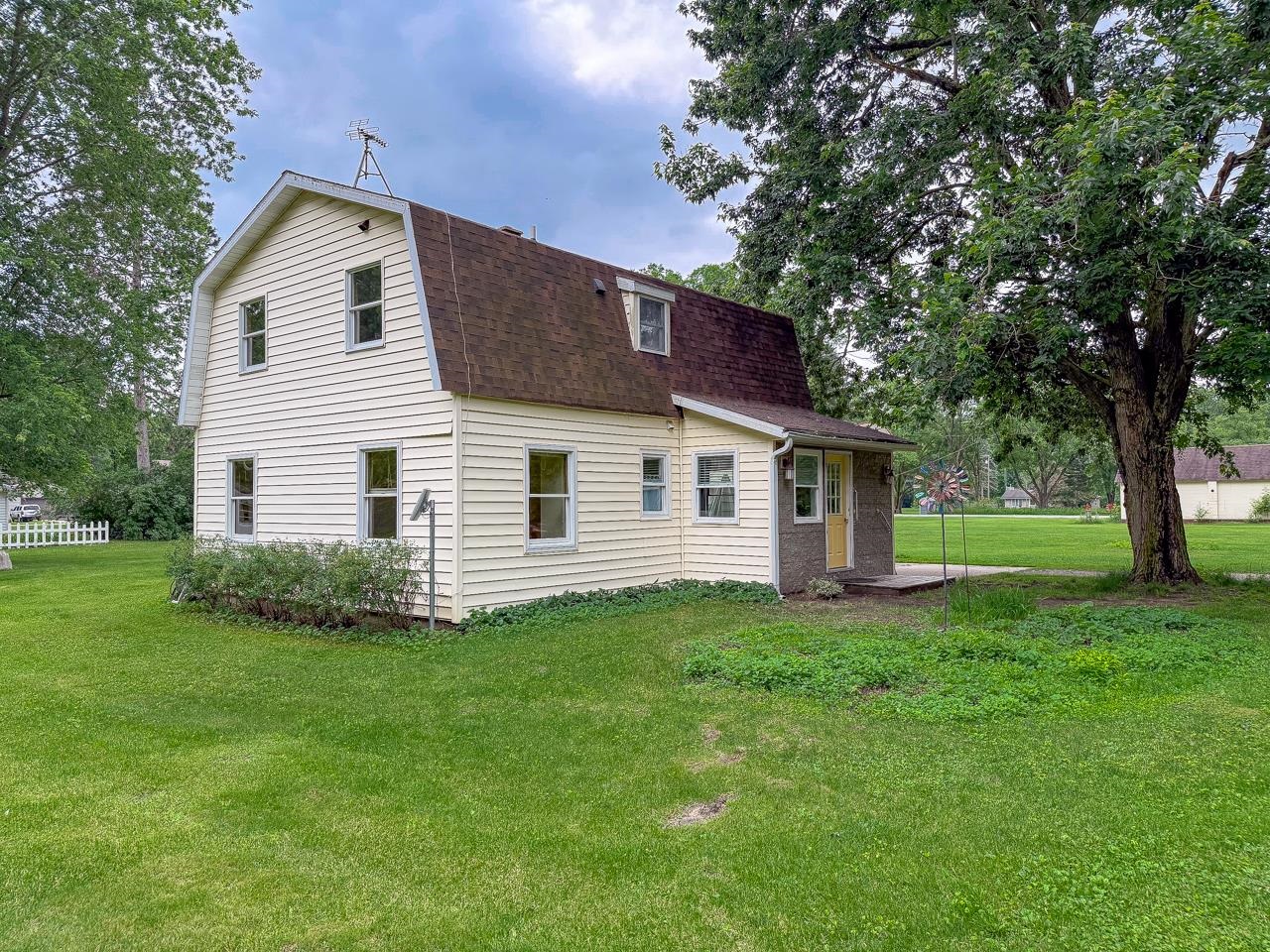 3102 W Saginaw Road Property Photo 2