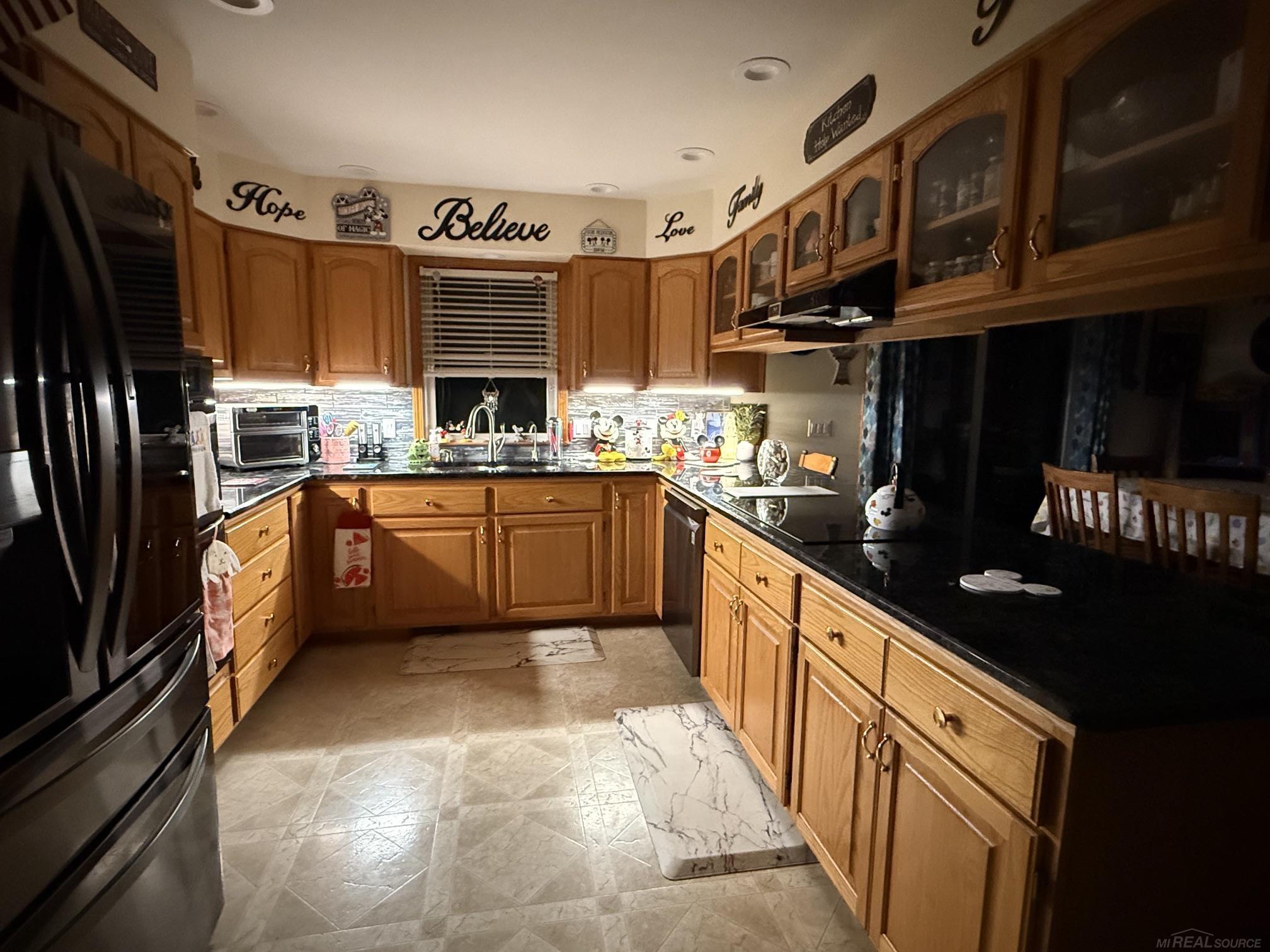 659 N Gates Road Property Photo 4
