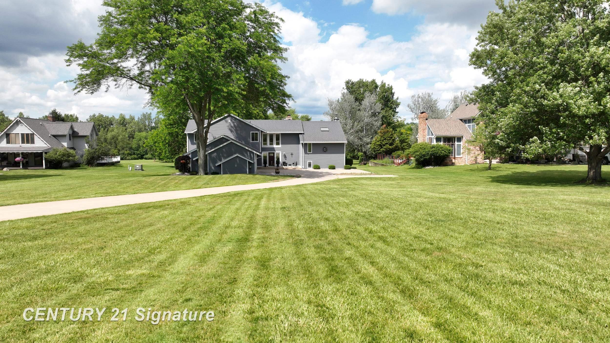 7492 River Road Property Photo 2