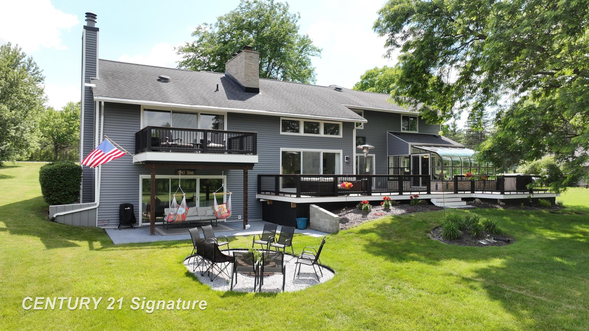 7492 River Road Property Photo 7
