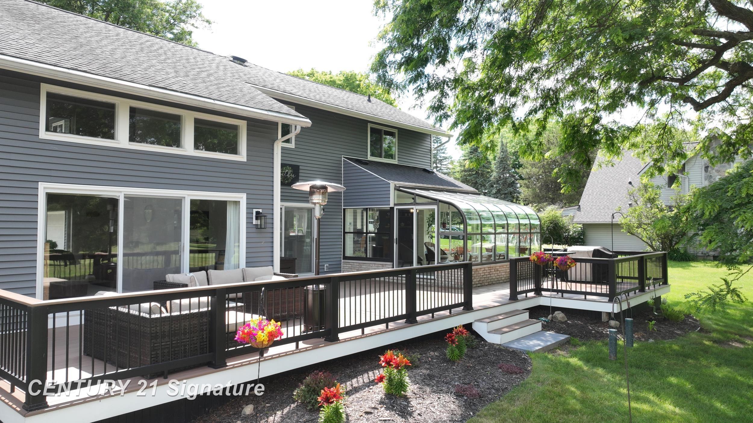 7492 River Road Property Photo 9