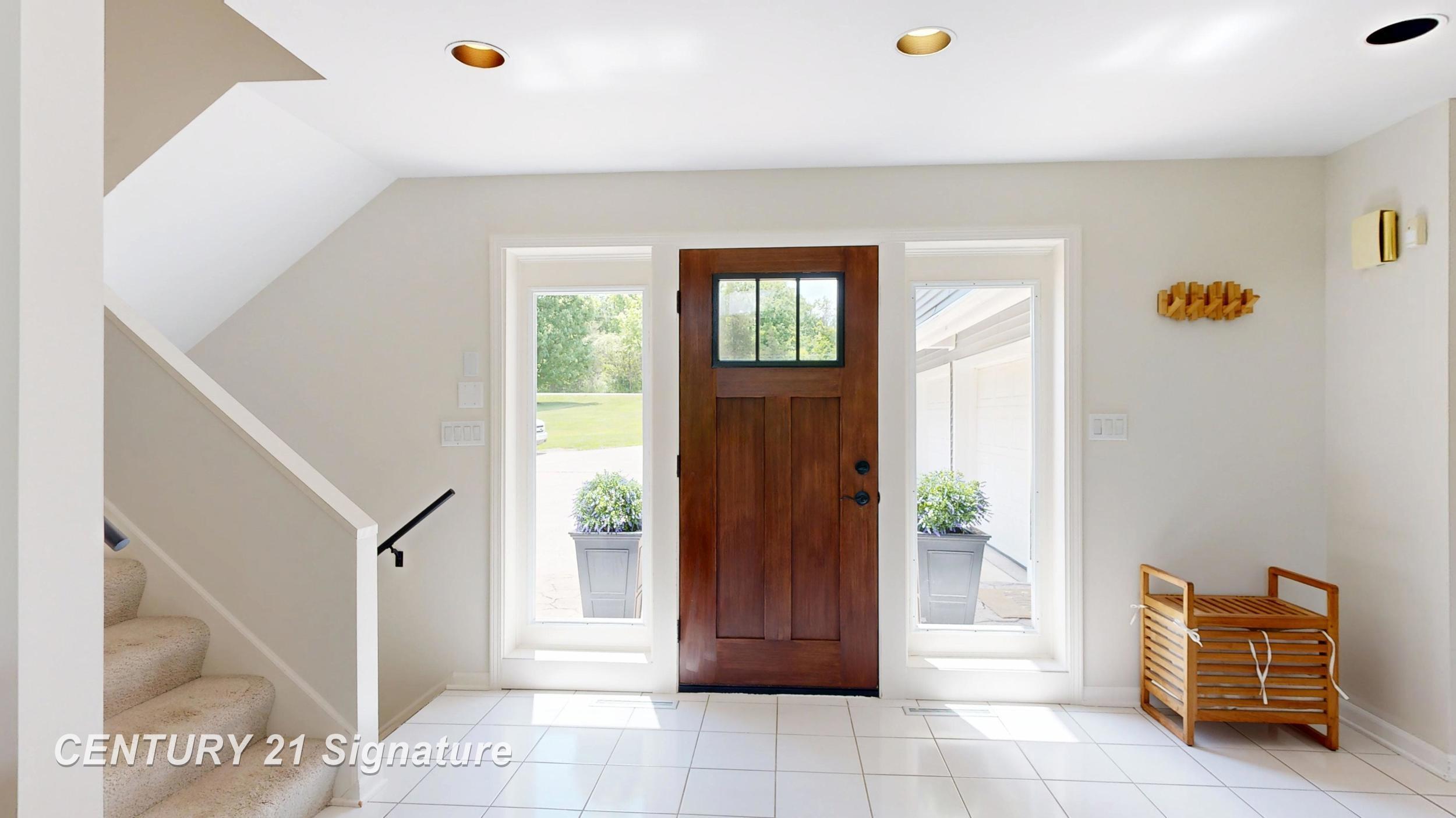 7492 River Road Property Photo 10