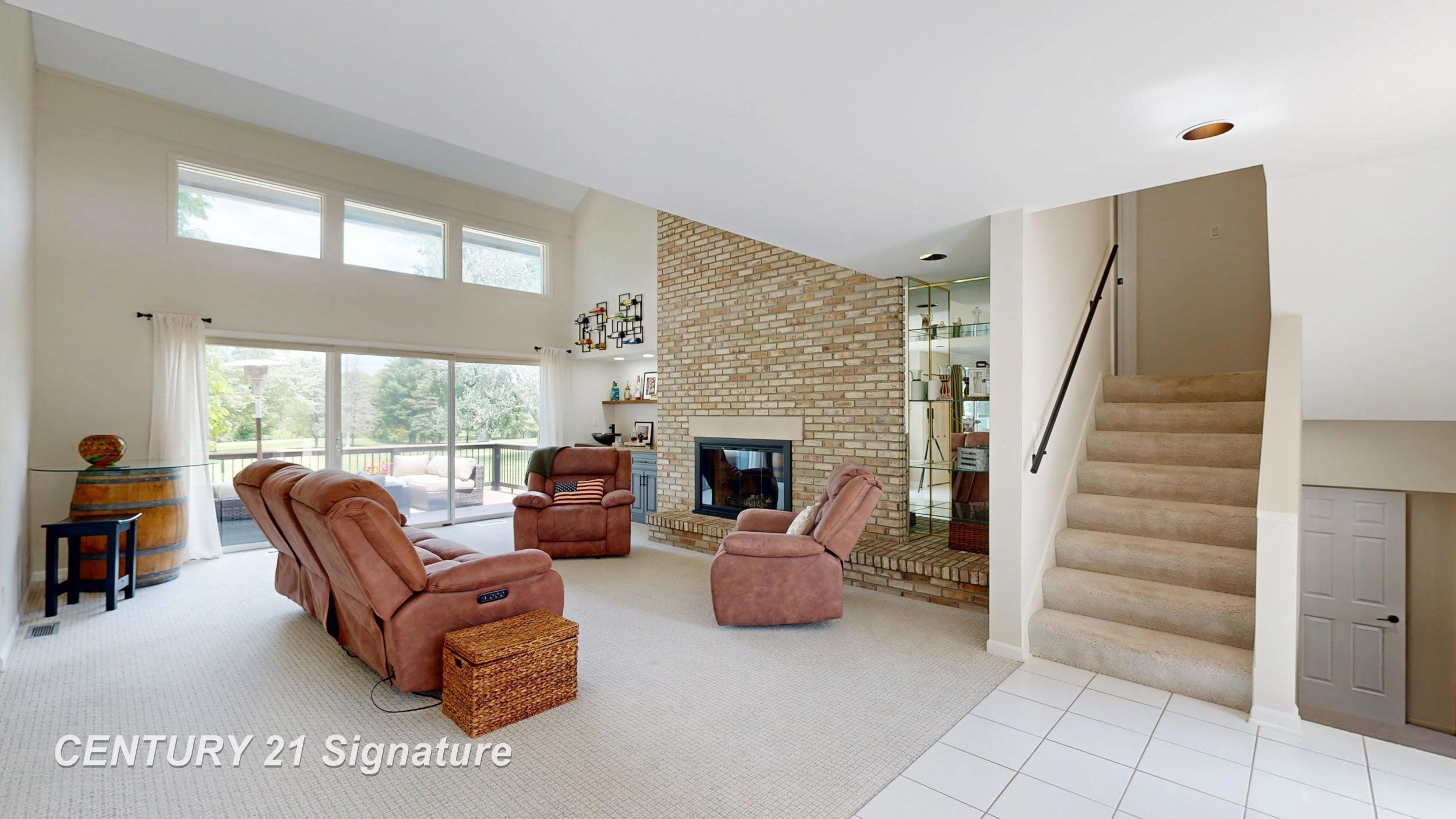 7492 River Road Property Photo 11