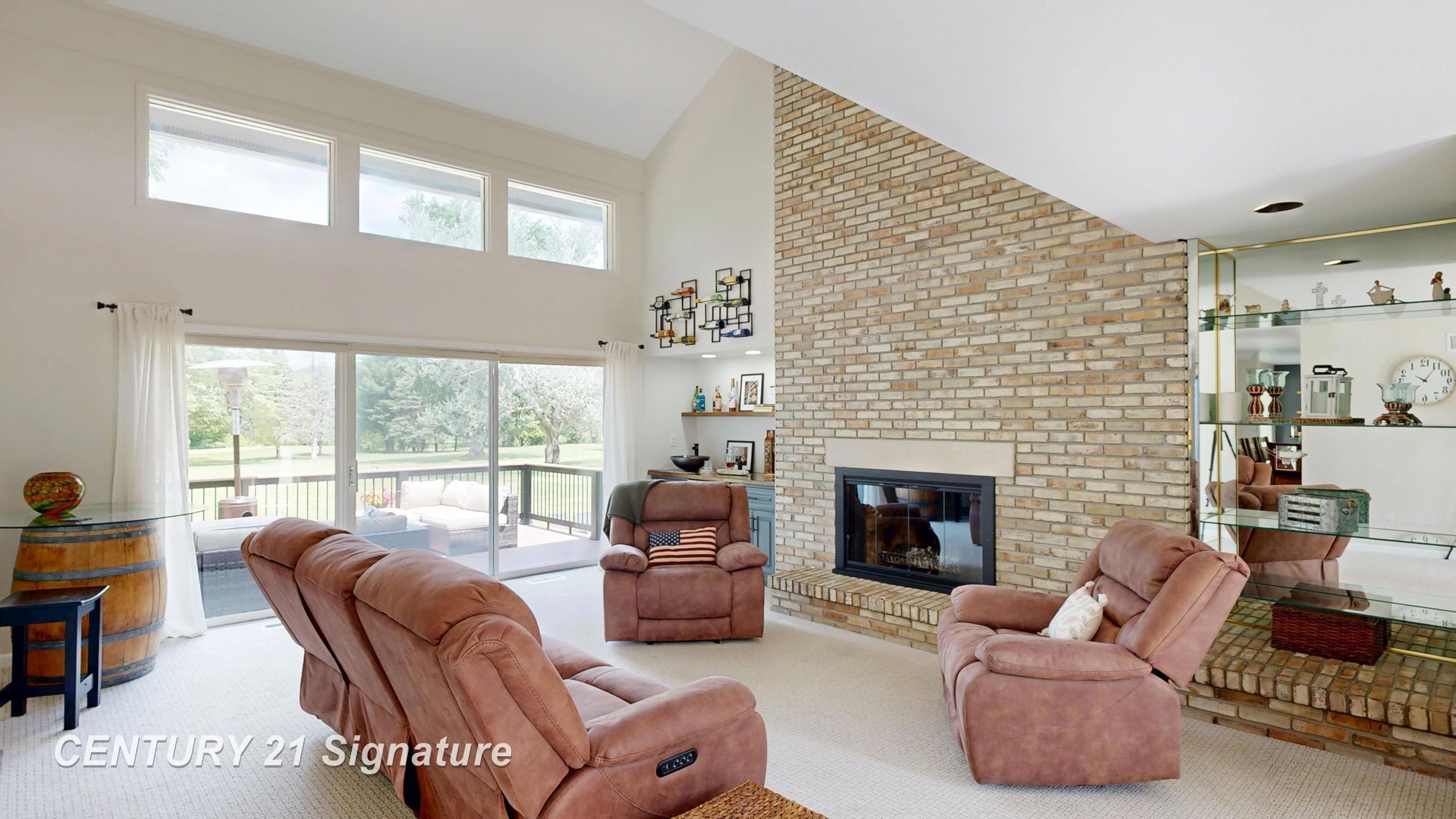 7492 River Road Property Photo 12