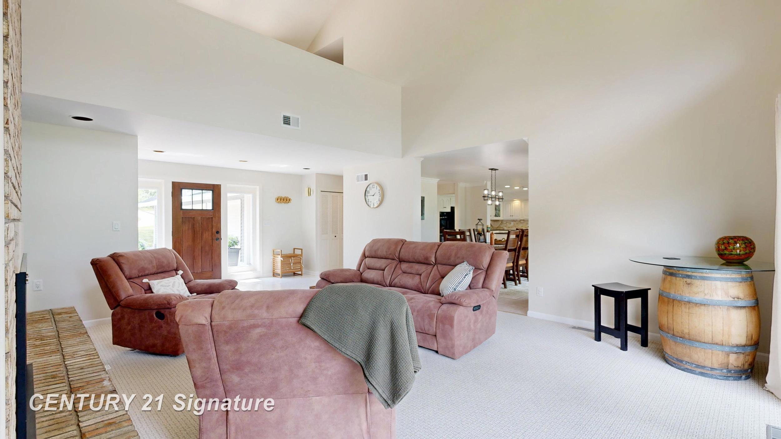 7492 River Road Property Photo 15