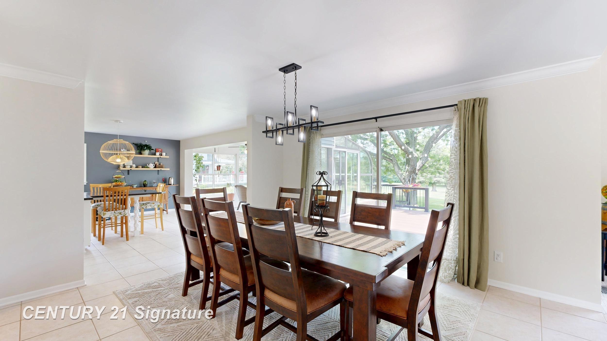 7492 River Road Property Photo 17