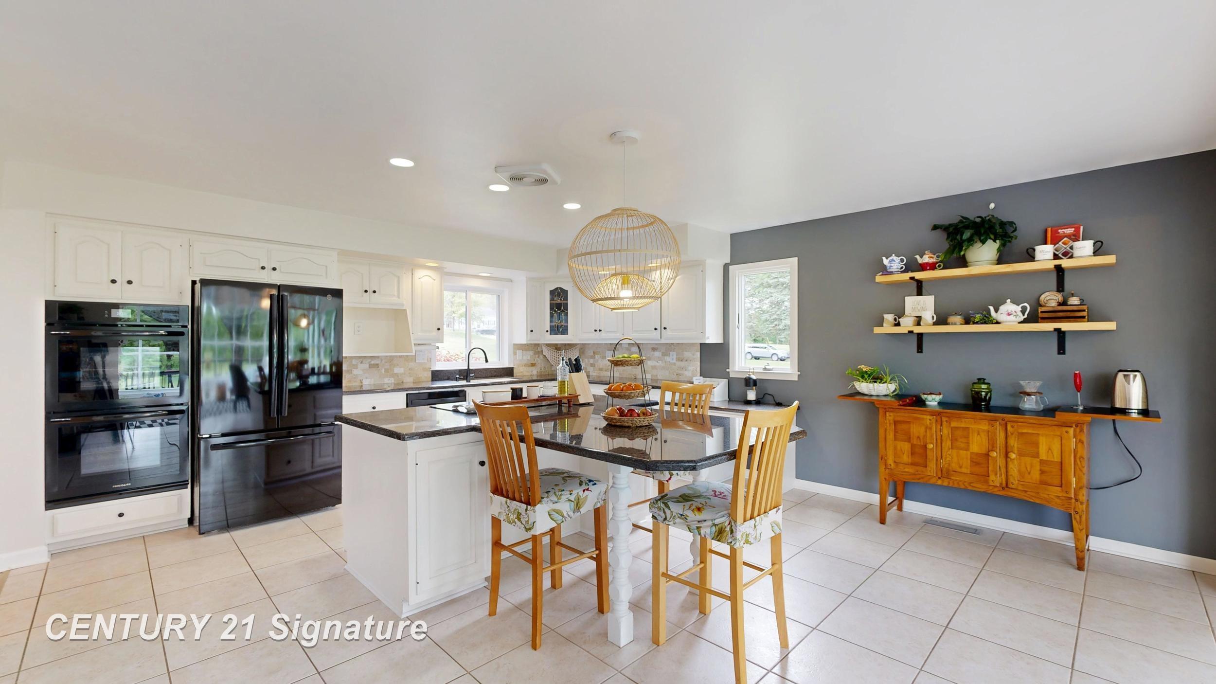 7492 River Road Property Photo 19