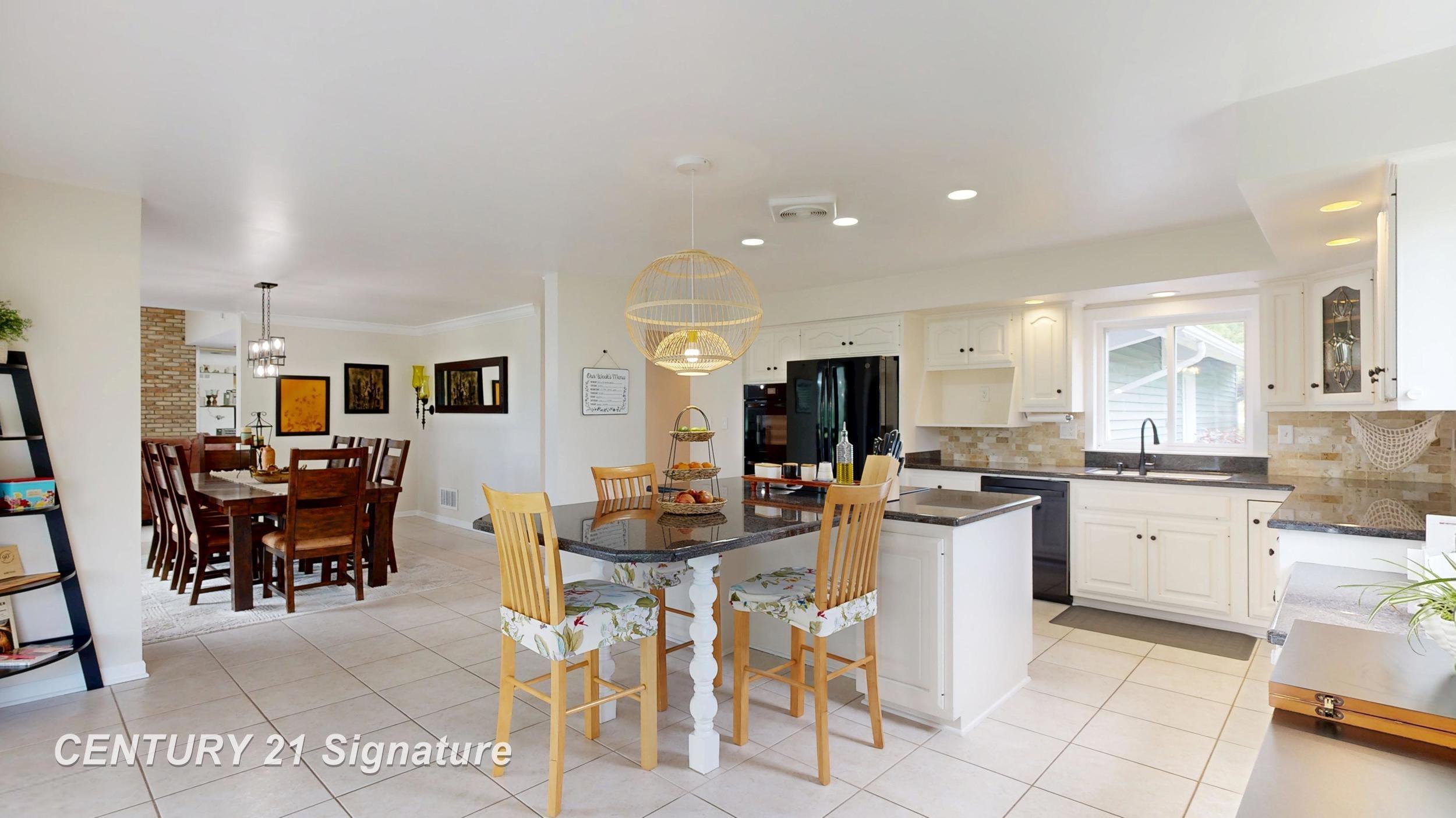 7492 River Road Property Photo 20