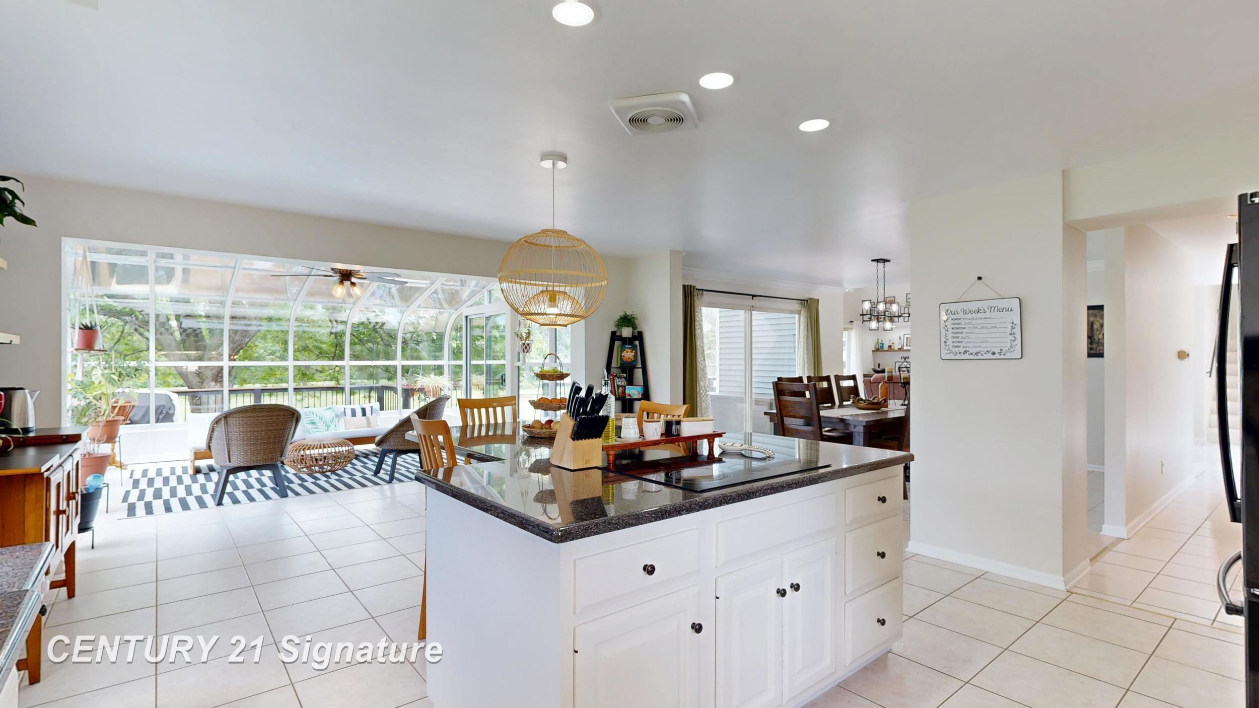 7492 River Road Property Photo 22