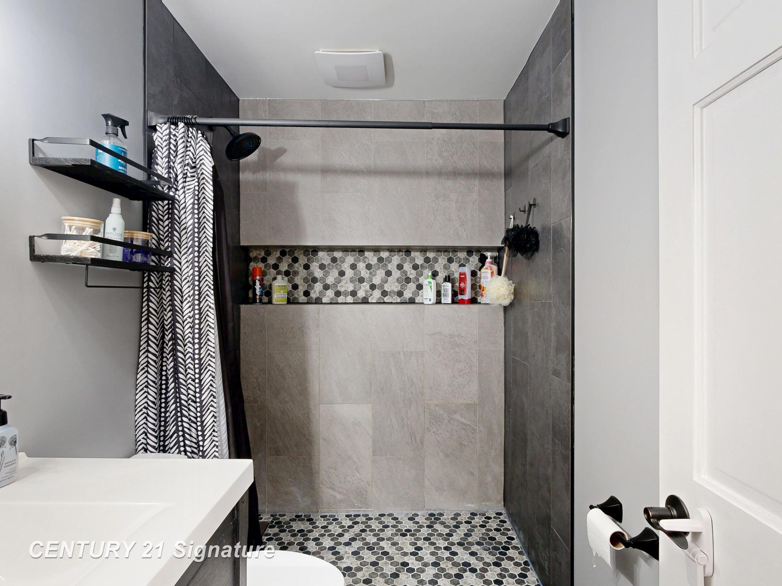 7492 River Road Property Photo 40