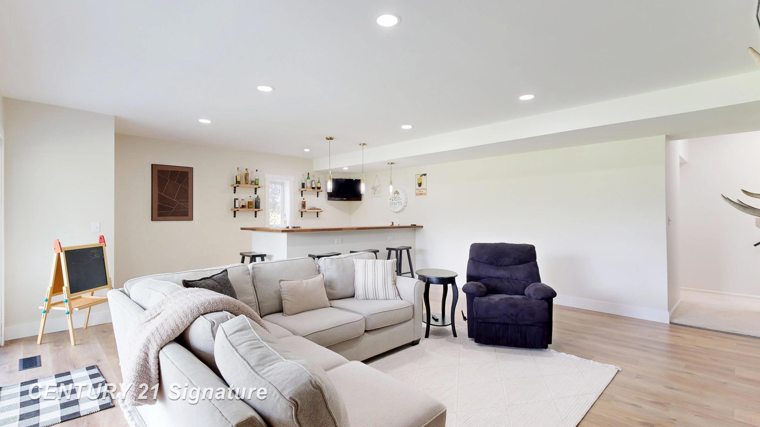 7492 River Road Property Photo 54