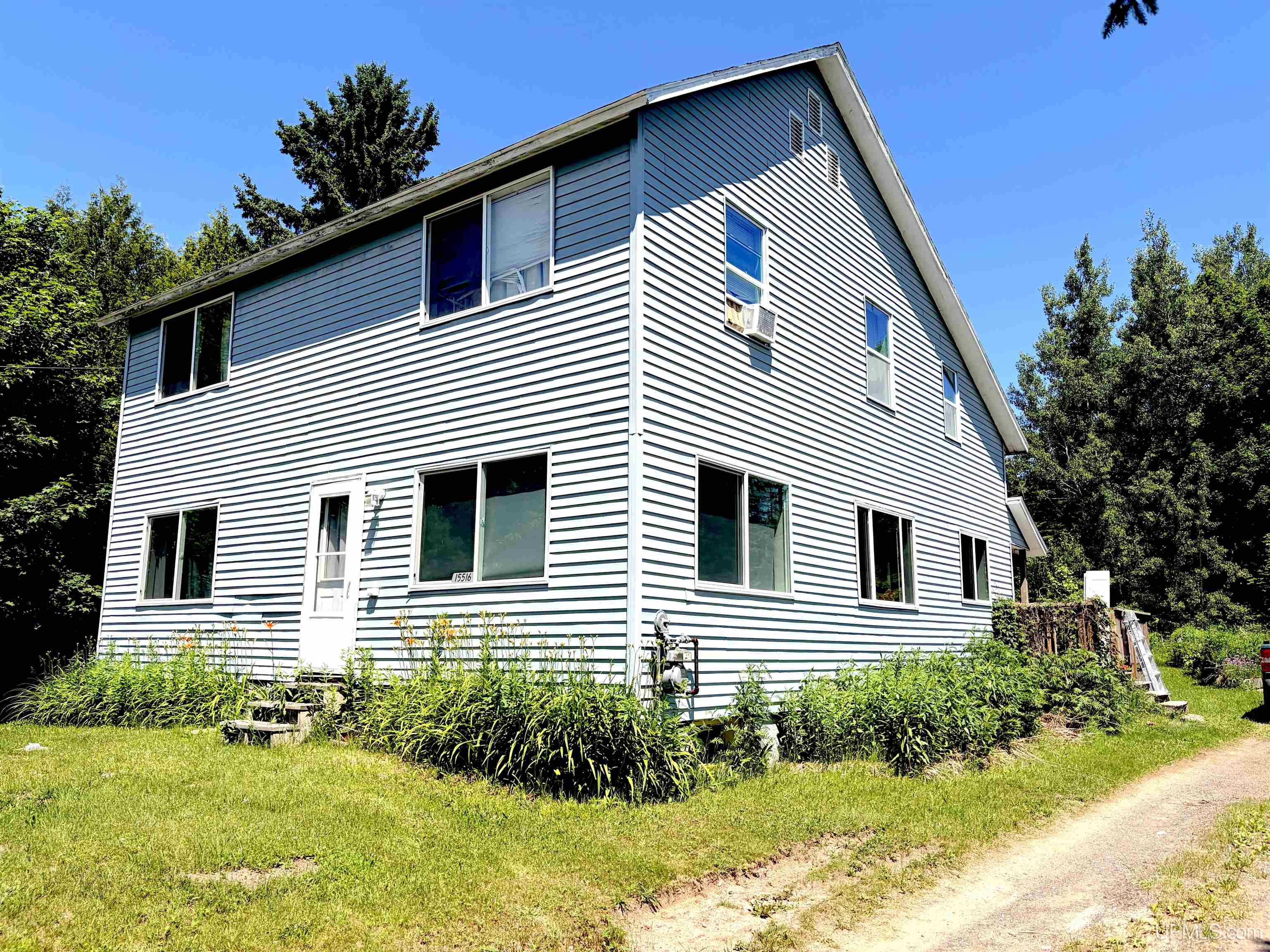 15516 Forest Street Property Photo 1