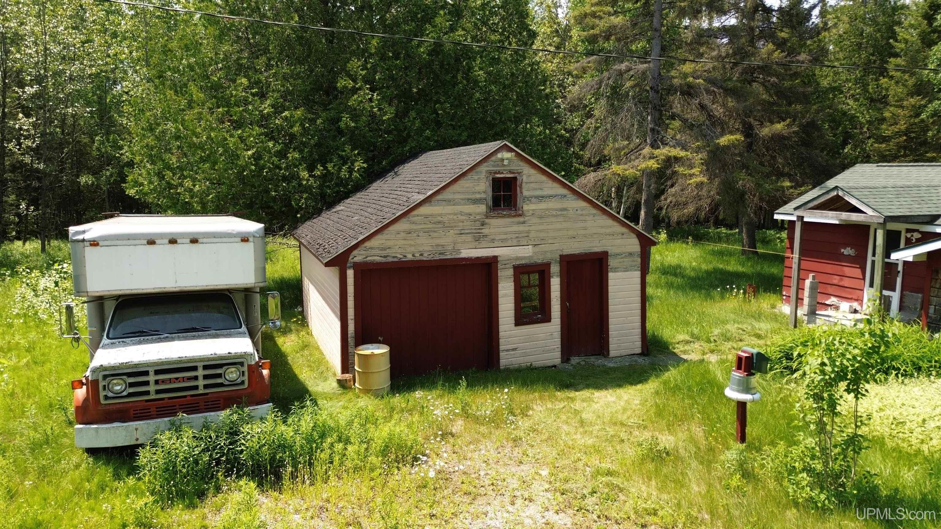 15655 W Us 2 Highway Property Photo 4