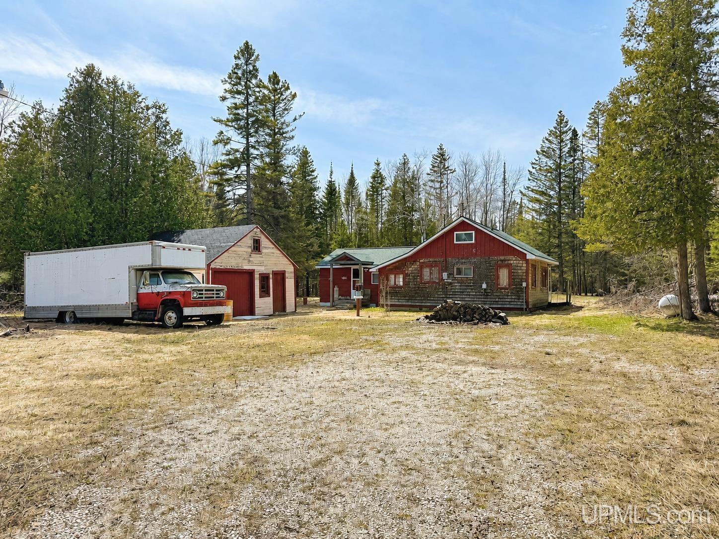 15655 W Us 2 Highway Property Photo 13