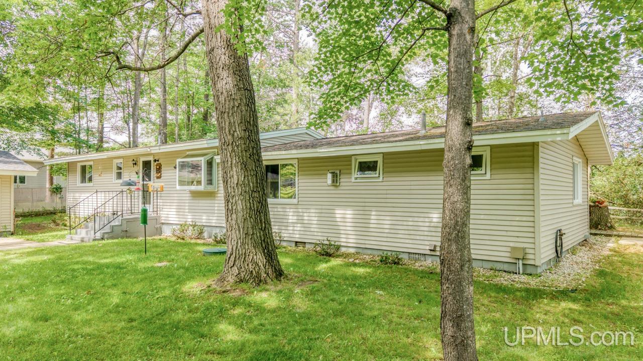 N6079 Shore Drive Q-4 Road Property Photo 9