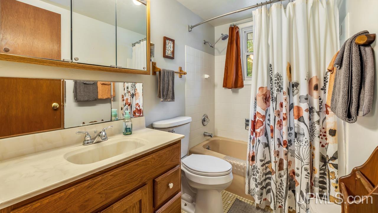 N6079 Shore Drive Q-4 Road Property Photo 22
