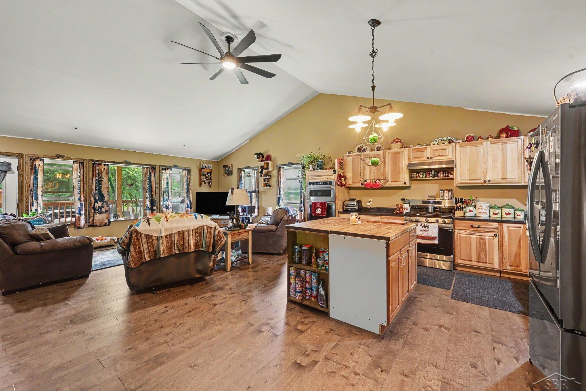 926 Wattles Road Property Photo 6