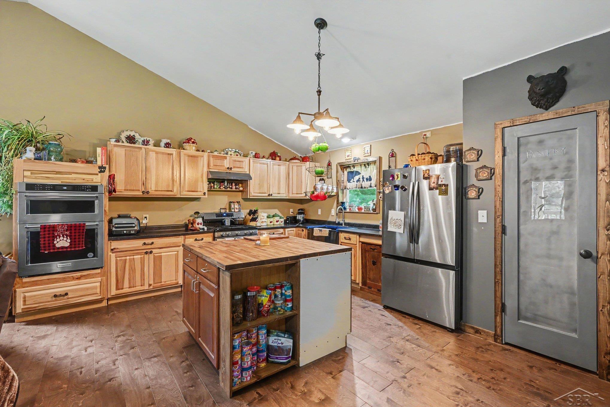 926 Wattles Road Property Photo 7