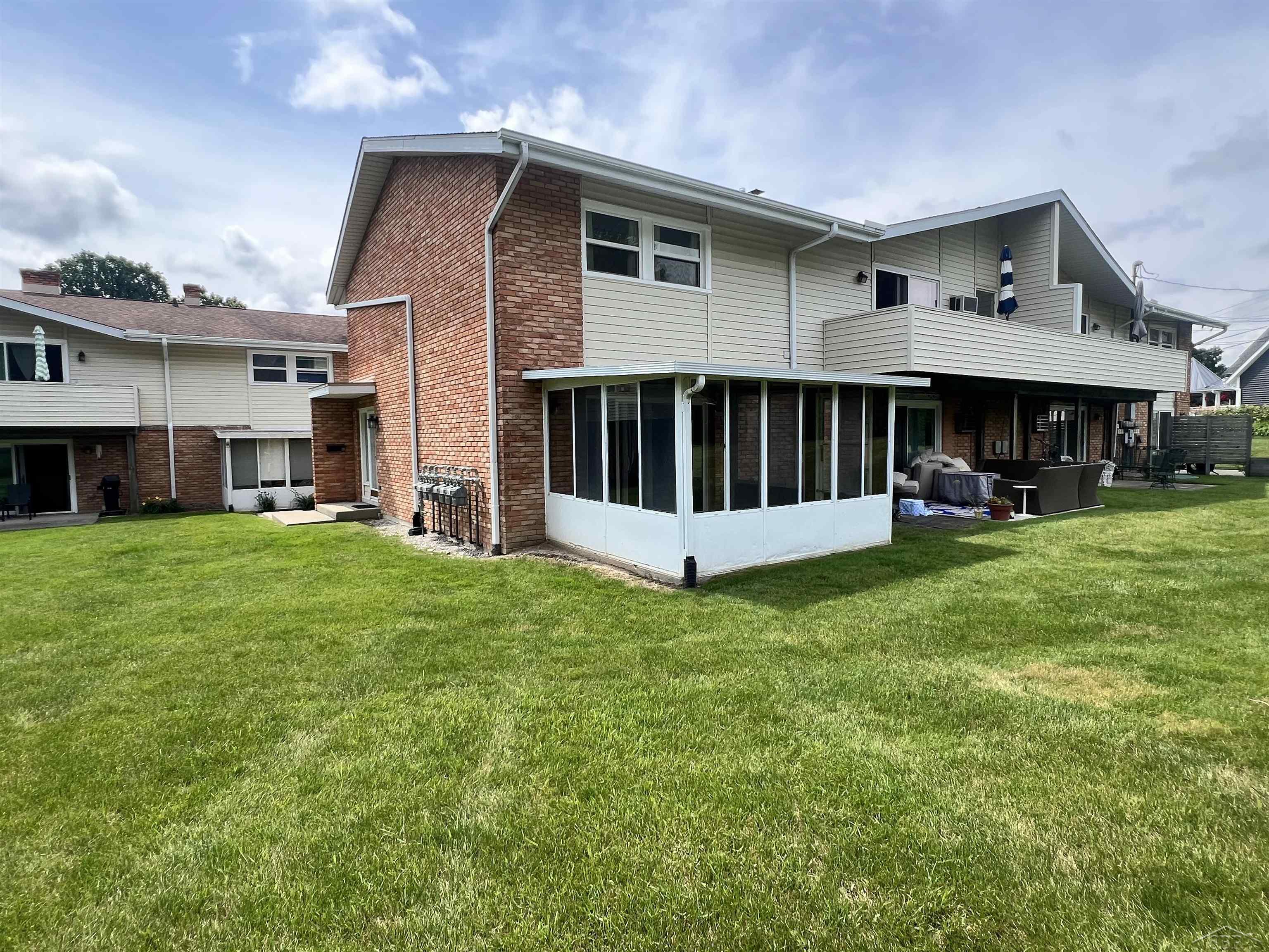 700 E Genesee Street Property Photo 28