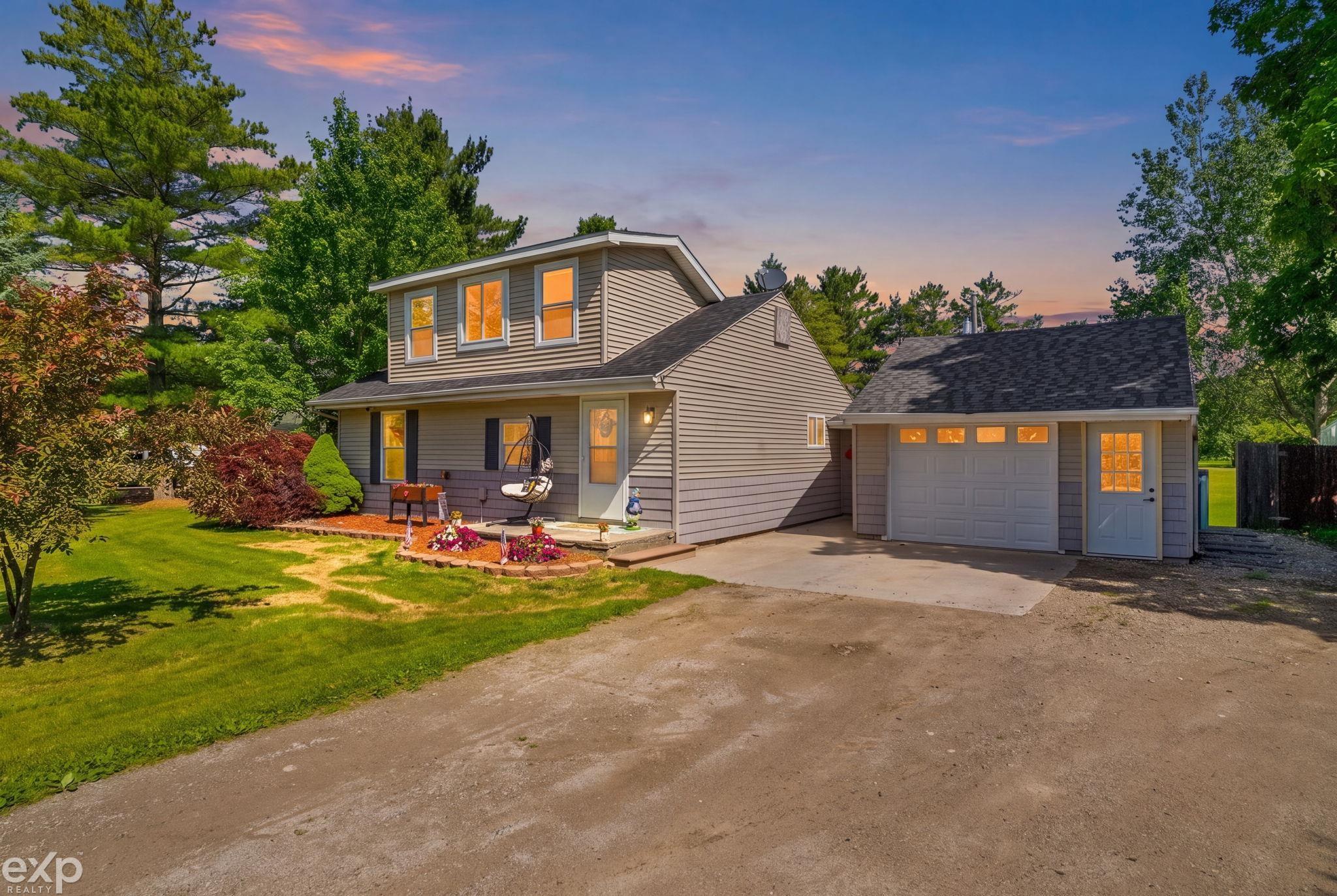 1533 Galbraith Line Road Property Photo 1