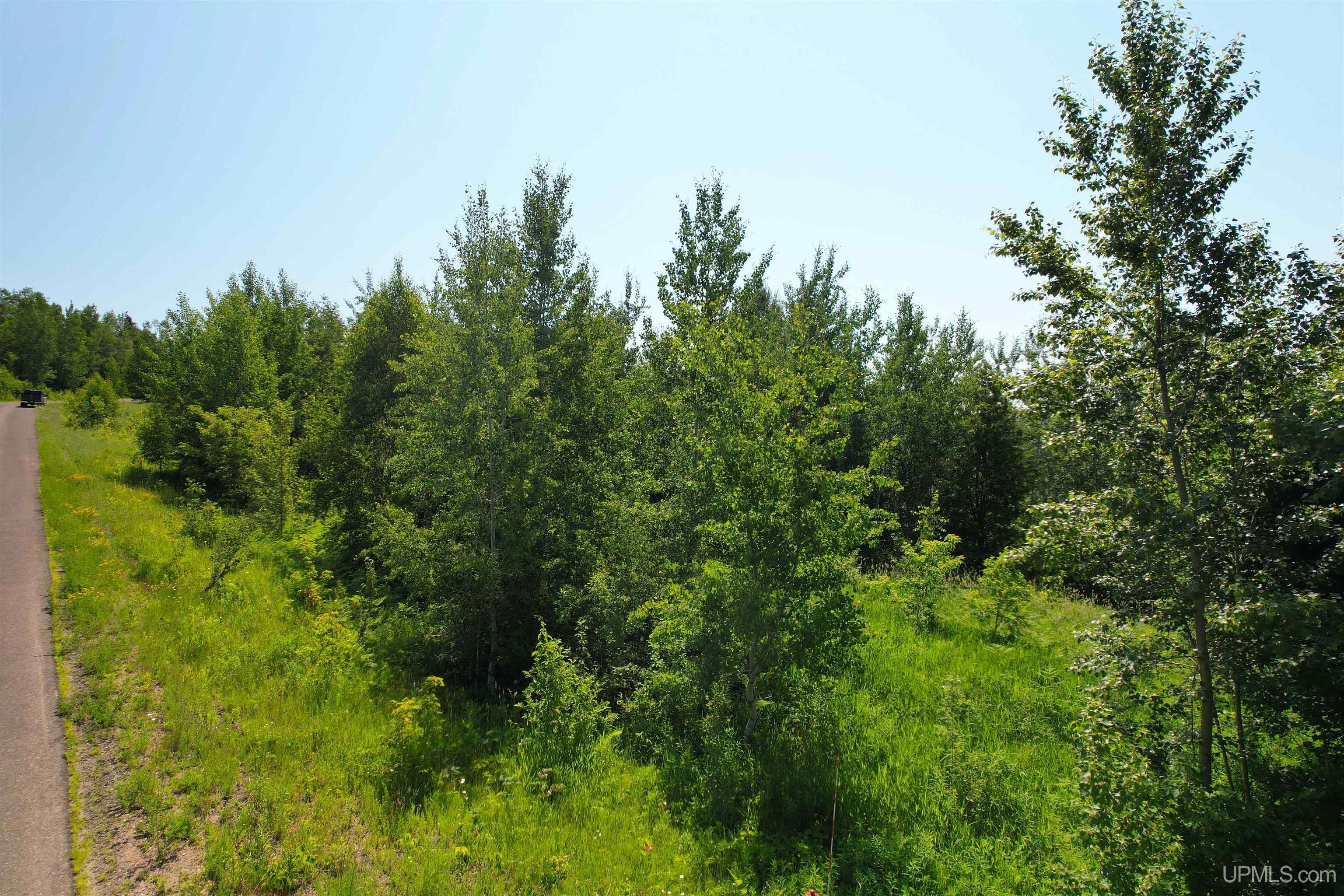 840 Valley View Drive Property Photo 3