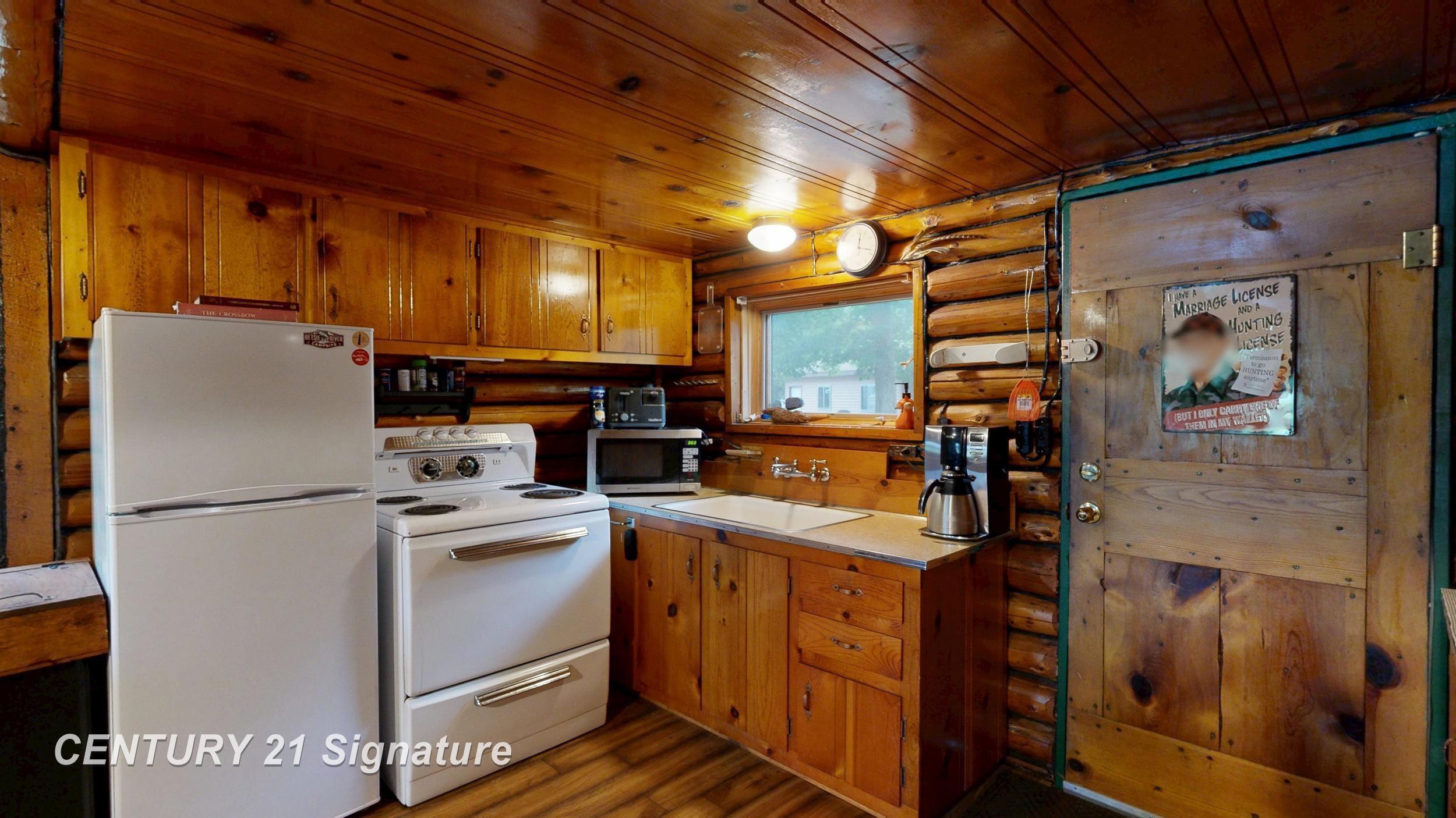 751 E Long Lake Drive Property Photo 8