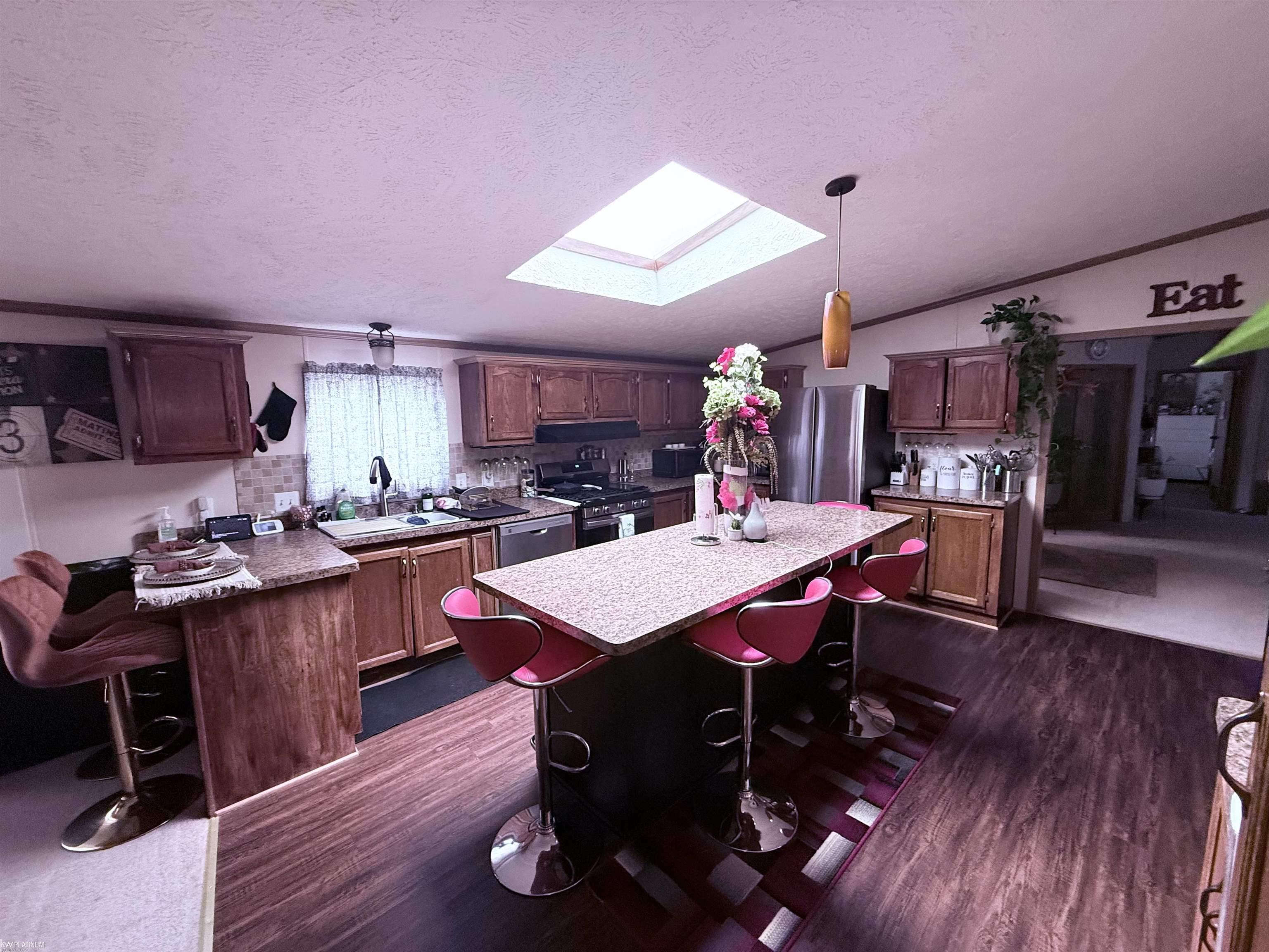 43864 Eureka Road Property Photo 14