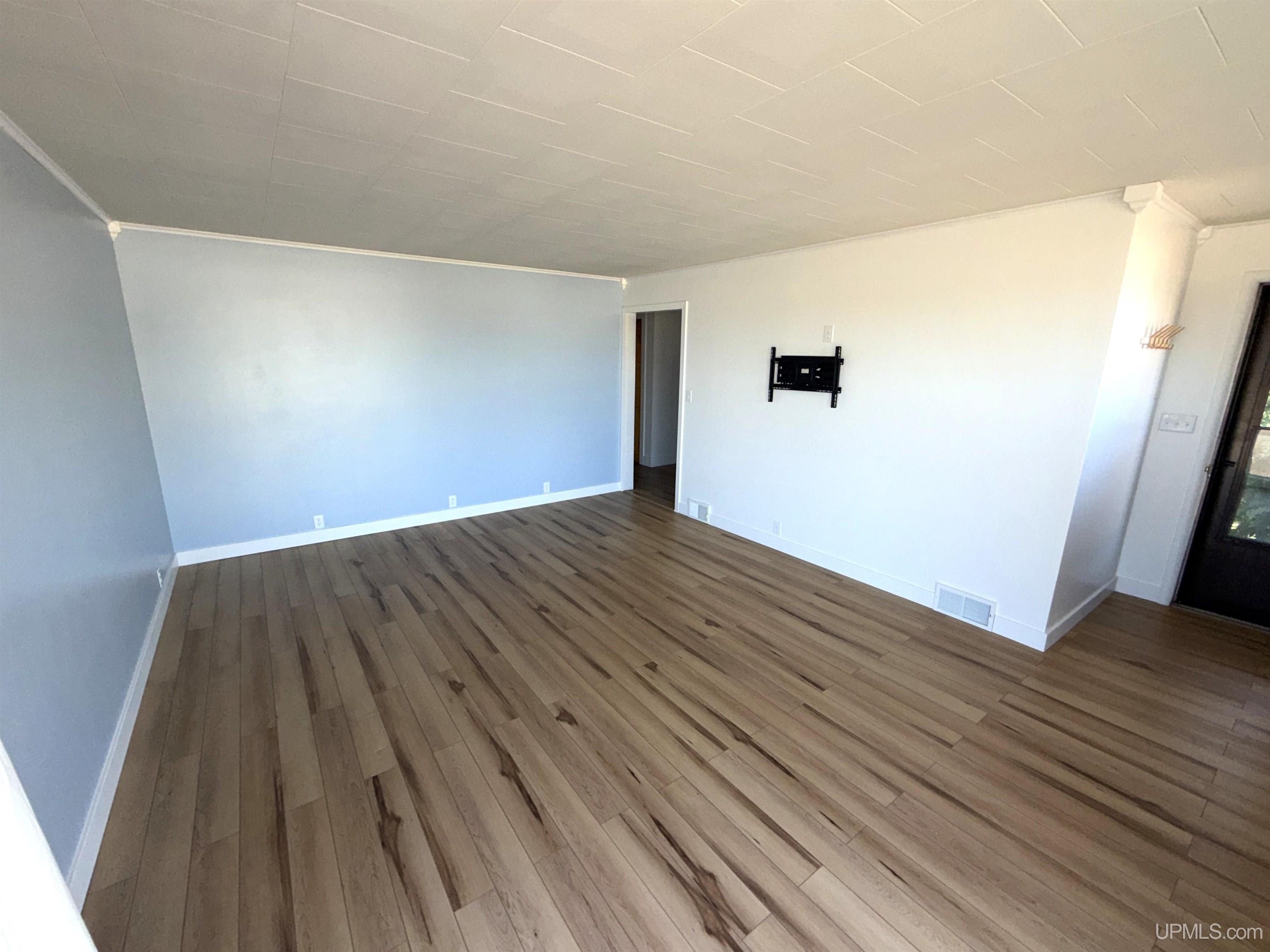 802 Palms Avenue Property Photo 6