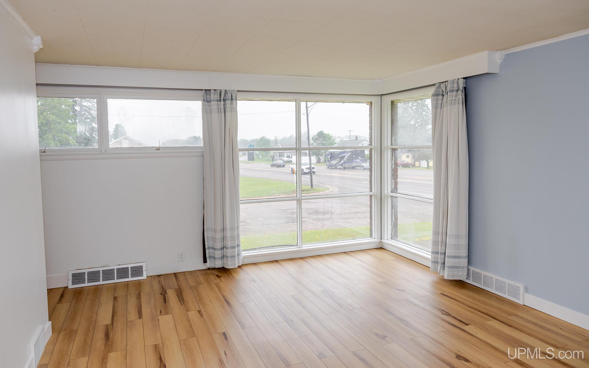 802 Palms Avenue Property Photo 7