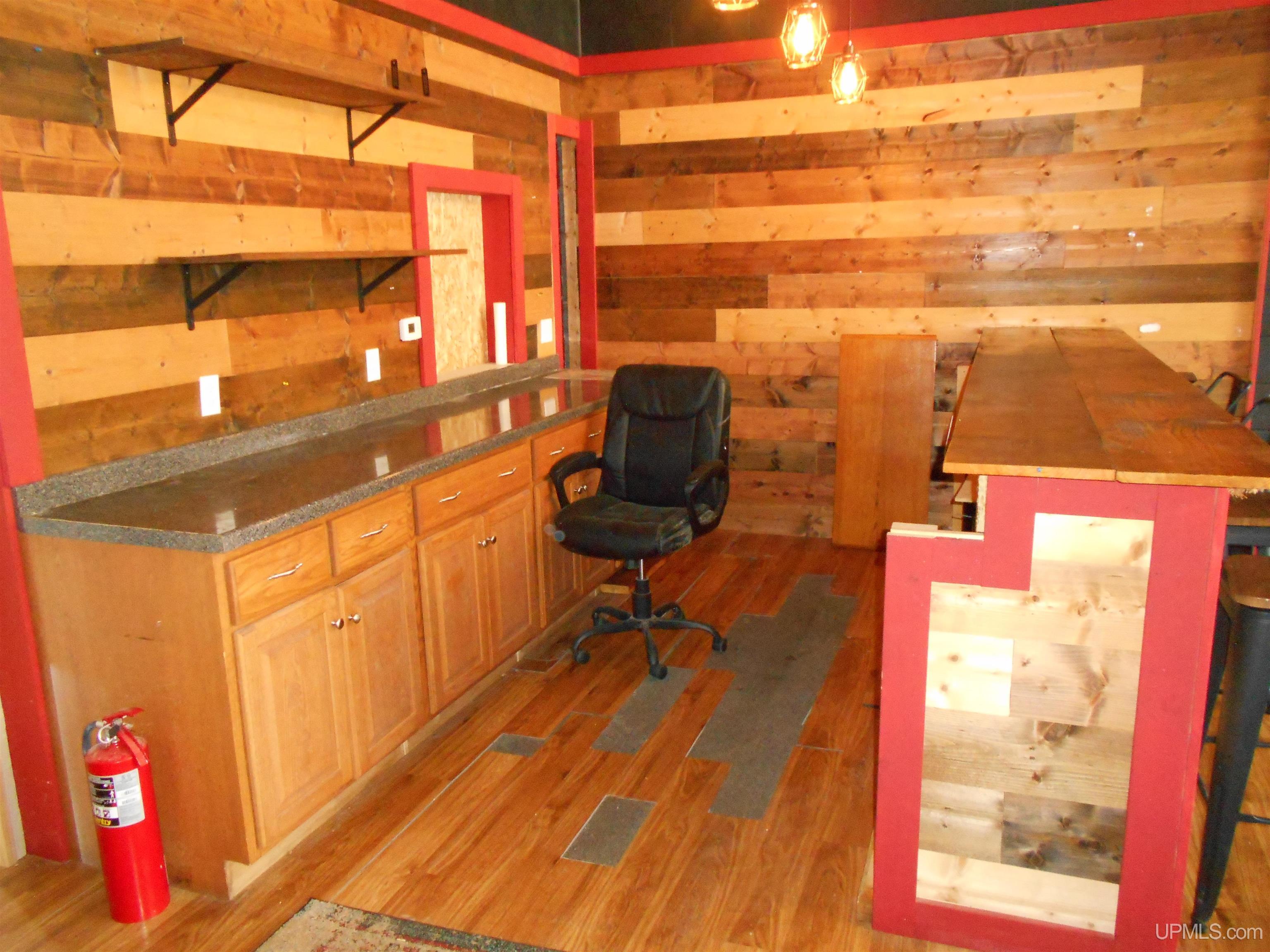 321 Deer Street Property Photo 6
