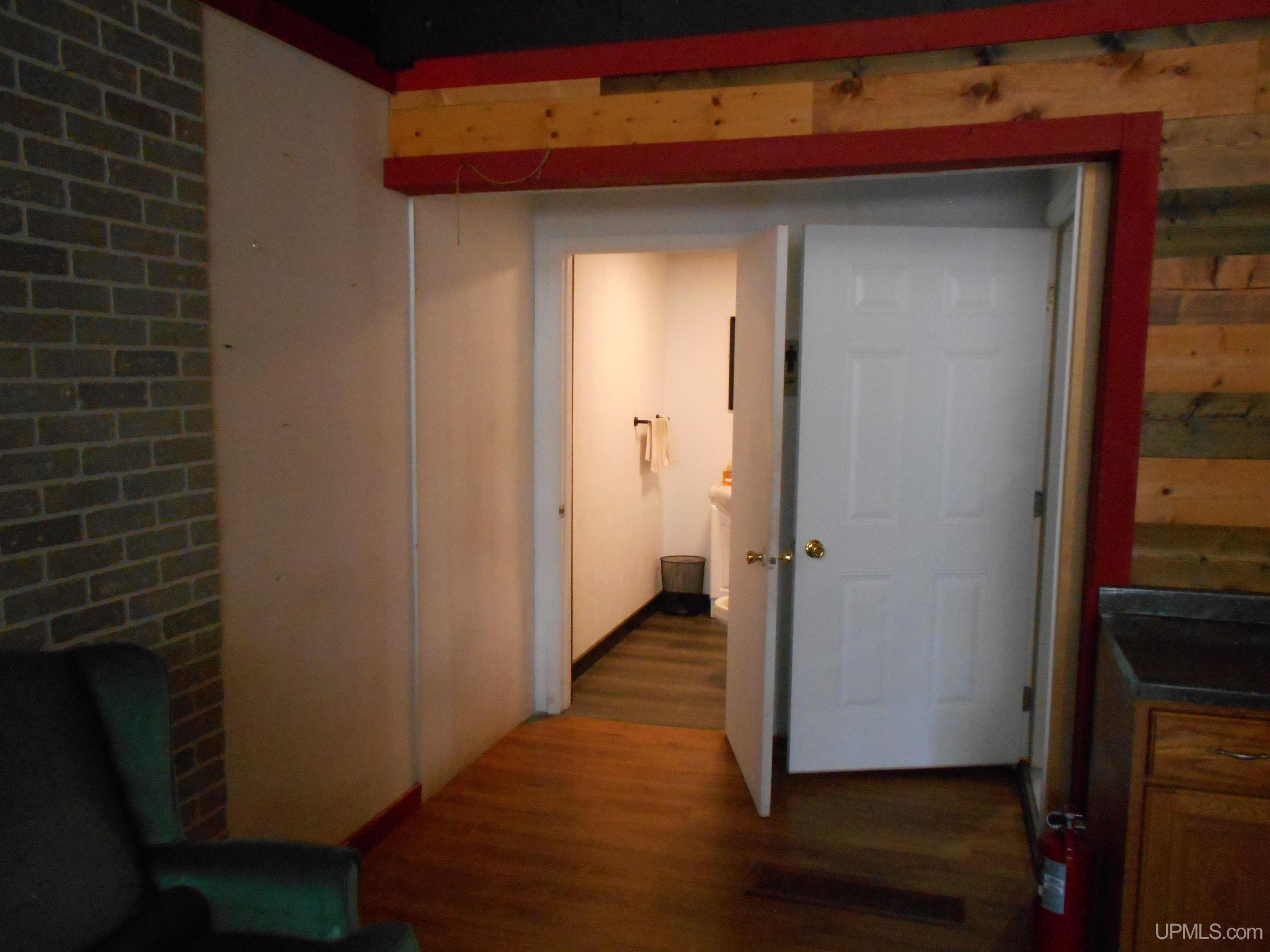 321 Deer Street Property Photo 10