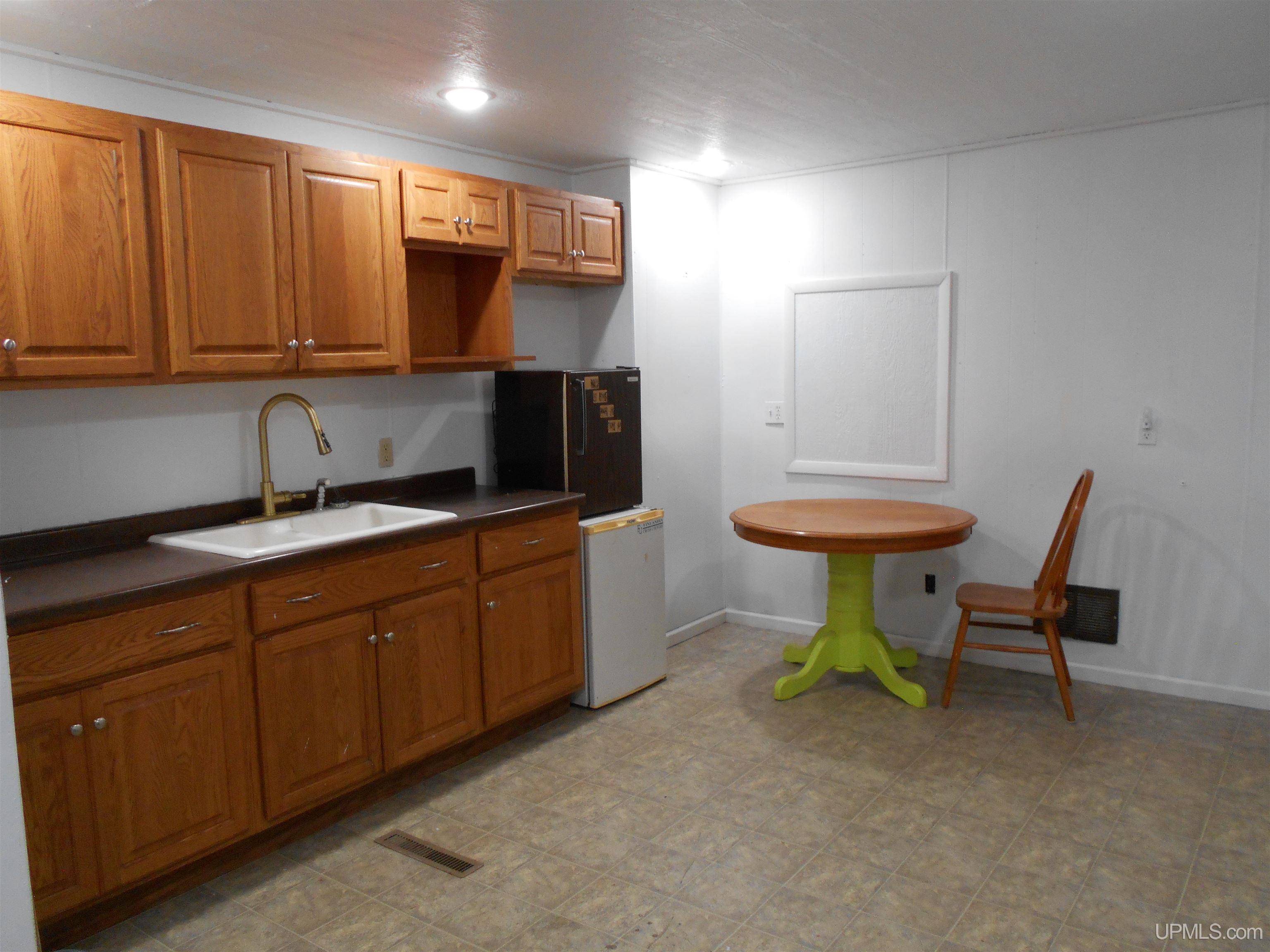321 Deer Street Property Photo 13